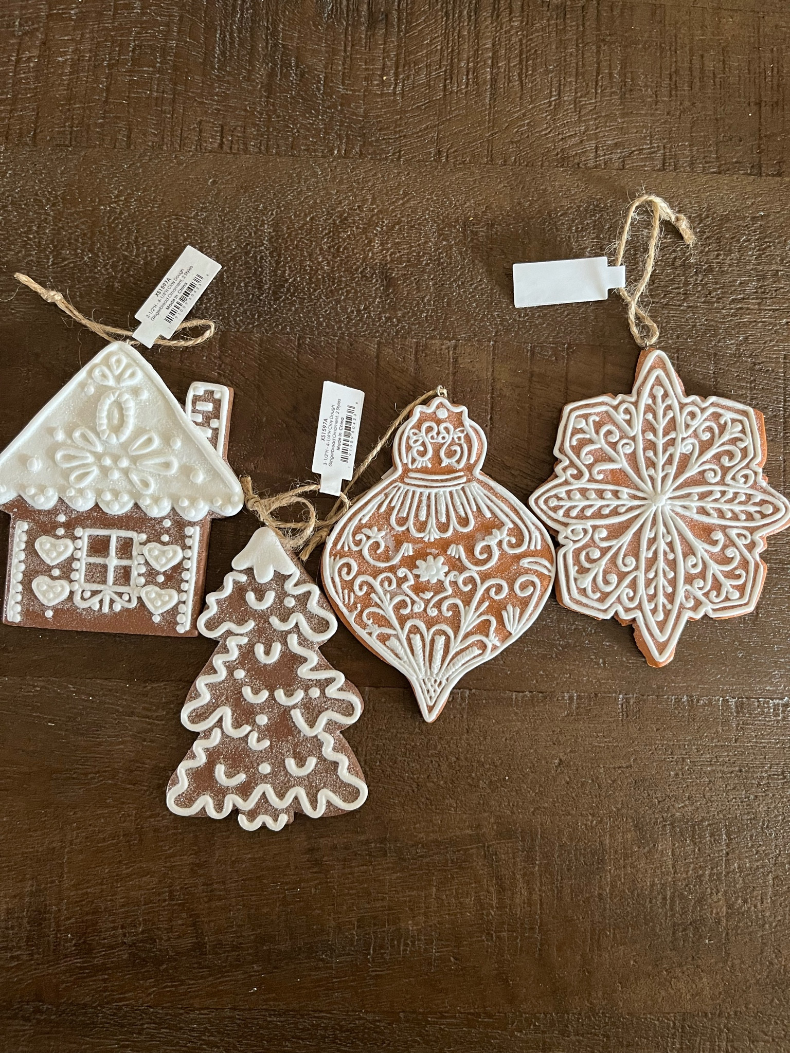 Such a fun whimsical way to add some fun to your tree yet keep it neutral! 

#LTKhome #LTKHoliday #LTKSeasonal