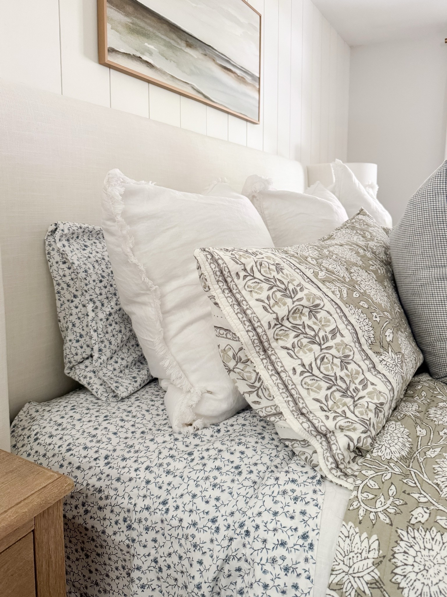 Modern coastal bedroom  Neutral bedroom  Amazon bedding  rug  nightstands  wall art  throw pillows  Bedroom 

 Home inspo  Seasonal decor  Seasonal home inspo  sherricalnan  sherricalnanhome

#LTKHome