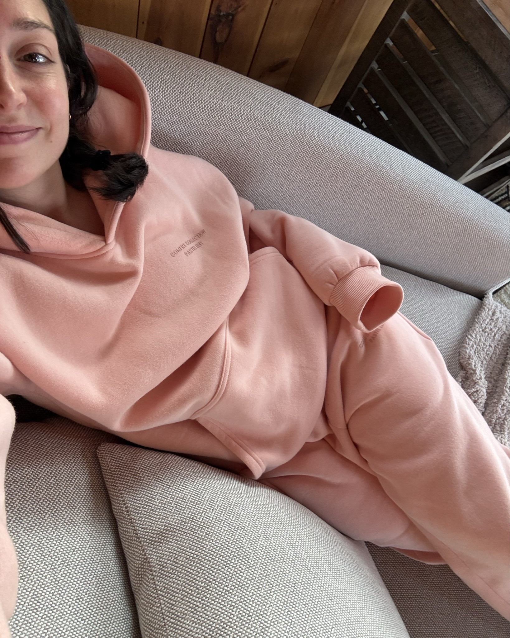 Lounging in my Peach Pastel set from Comfrt. Wearing M in both. They are LIMITED EDITION so don’t wait to get yours! ✨SO comfy 