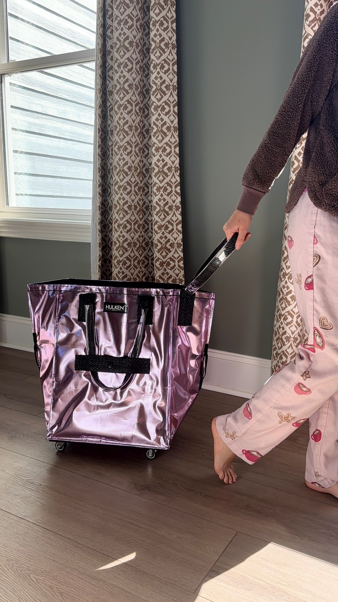 We are obsessed with our new Hulken bag! I’ve put all our Christmas gifts in it to schlepp them upstairs 😍🎄

#LTKdayinmylife #LTKFindsUnder100 #LTKHoliday