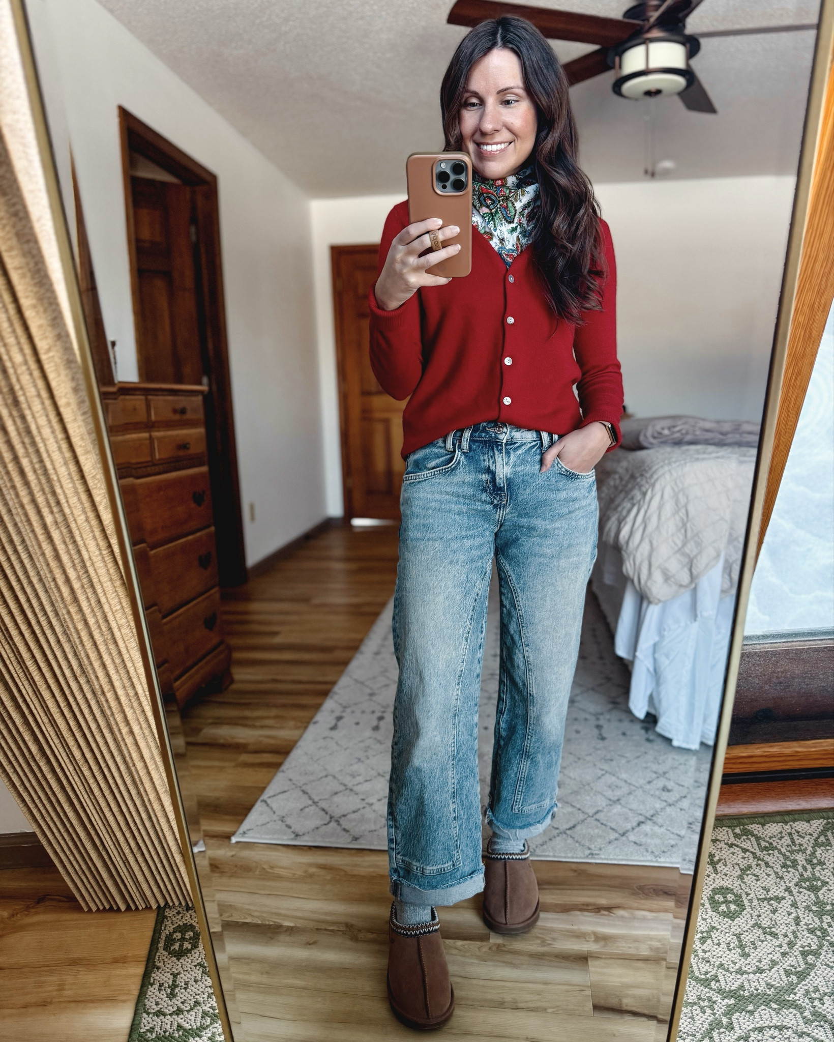 
Galentines outfit♥️💗❤️🤍

Wearing xs in my cardigan (also linked more affordable options), 24 short in my jeans (short is sold out—regular is stocked and it’s a raw hem so easily cut off!), 6 in my uggs (also linked similar). My neck scarf is such a fun print! 

valentines day outfit women
valentines outfit women
Date night outfits

#LTKSeasonal #LTKValentine #LTKPetite