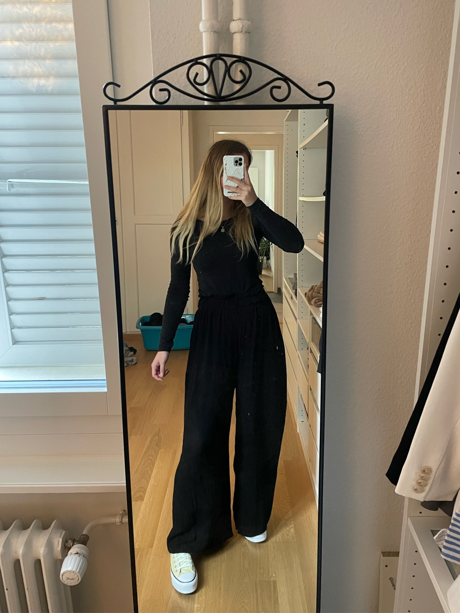 black comfy outfit 

#LTKSeasonal #LTKunder50 #LTKeurope