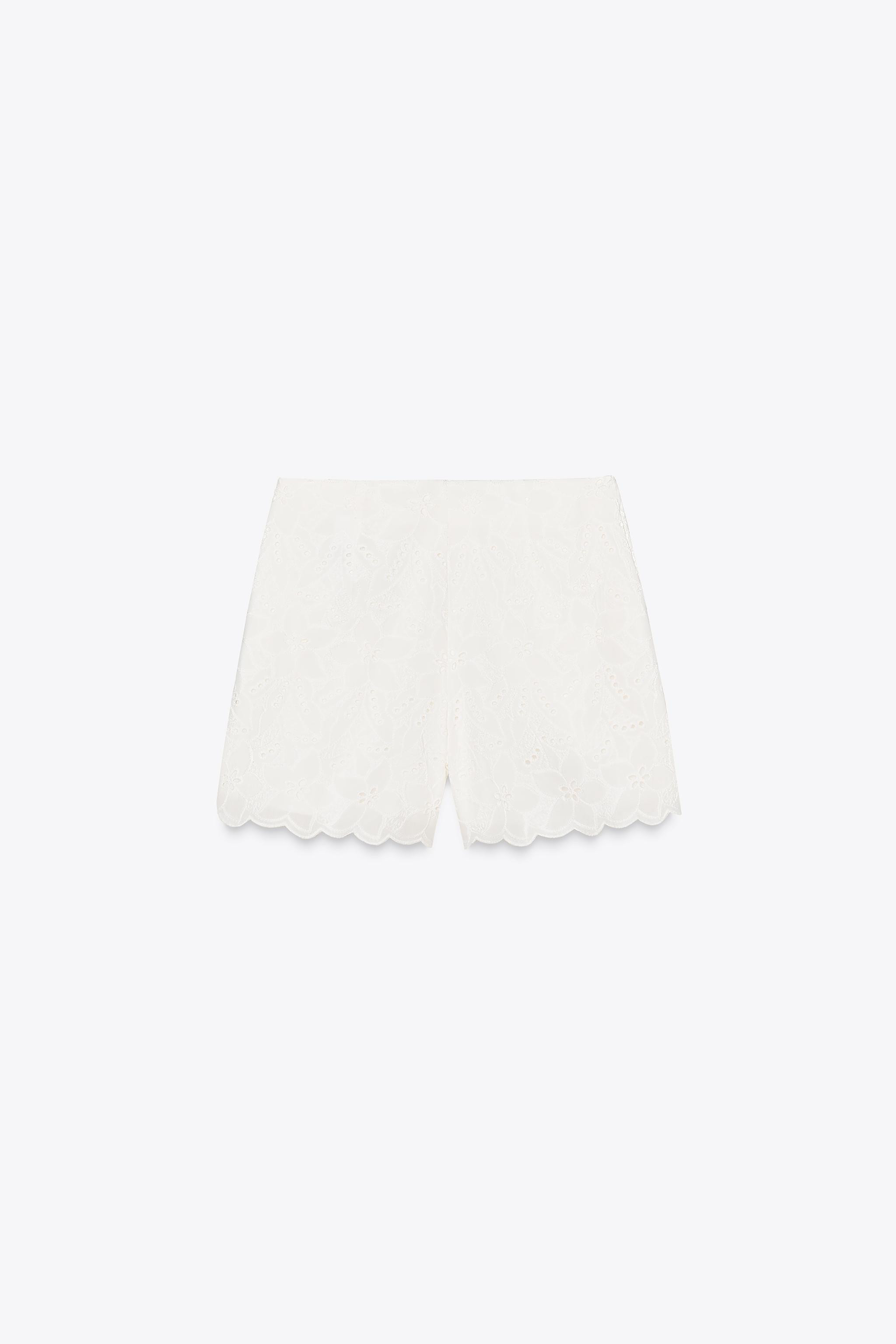 High-waisted shorts with front pockets. Tone-on-tone perforated embroidery detail. Interior linin... | Zara US