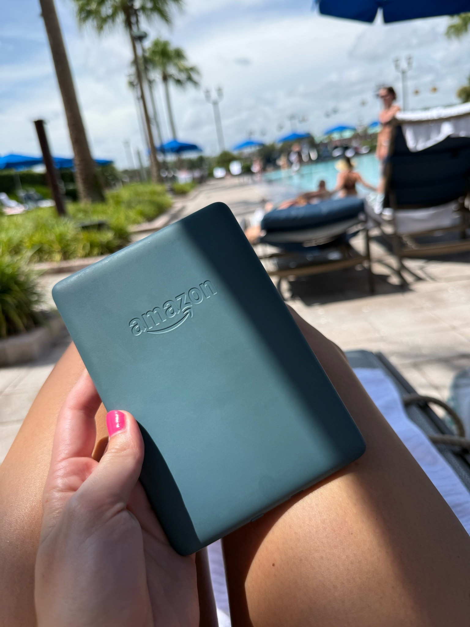 A must have for my traveling readers! This way you don’t have to worry about the weight of all your books because you have an unlimited amount at your fingertips!

#LTKTravel #LTKdayinmylife