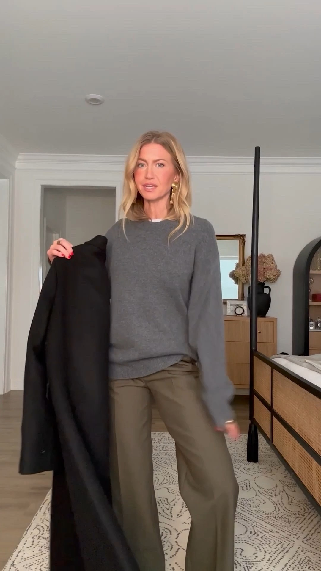 White crew neck tee: runs TTS, wearing a S
Cashmere sweater: runs oversized, wearing a M
Effortless trousers: run TTS, wearing a 2 
Gold penny loafers: run TTS 


#LTKHoliday #LTKootd #LTKgrwm