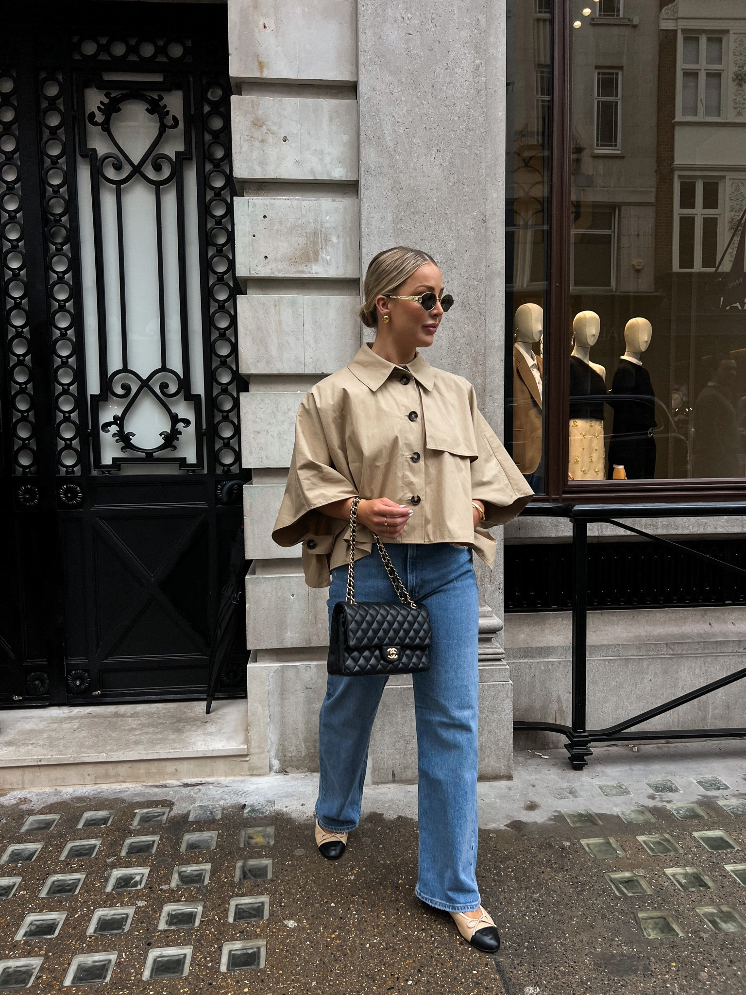 Cropped trench, beige short trench coat, straight jeans, nude and black ballet flats, autumn outfit, quilted bag, cos, H&M, Chanel 

#LTKSeasonal #LTKstyletip #LTKeurope