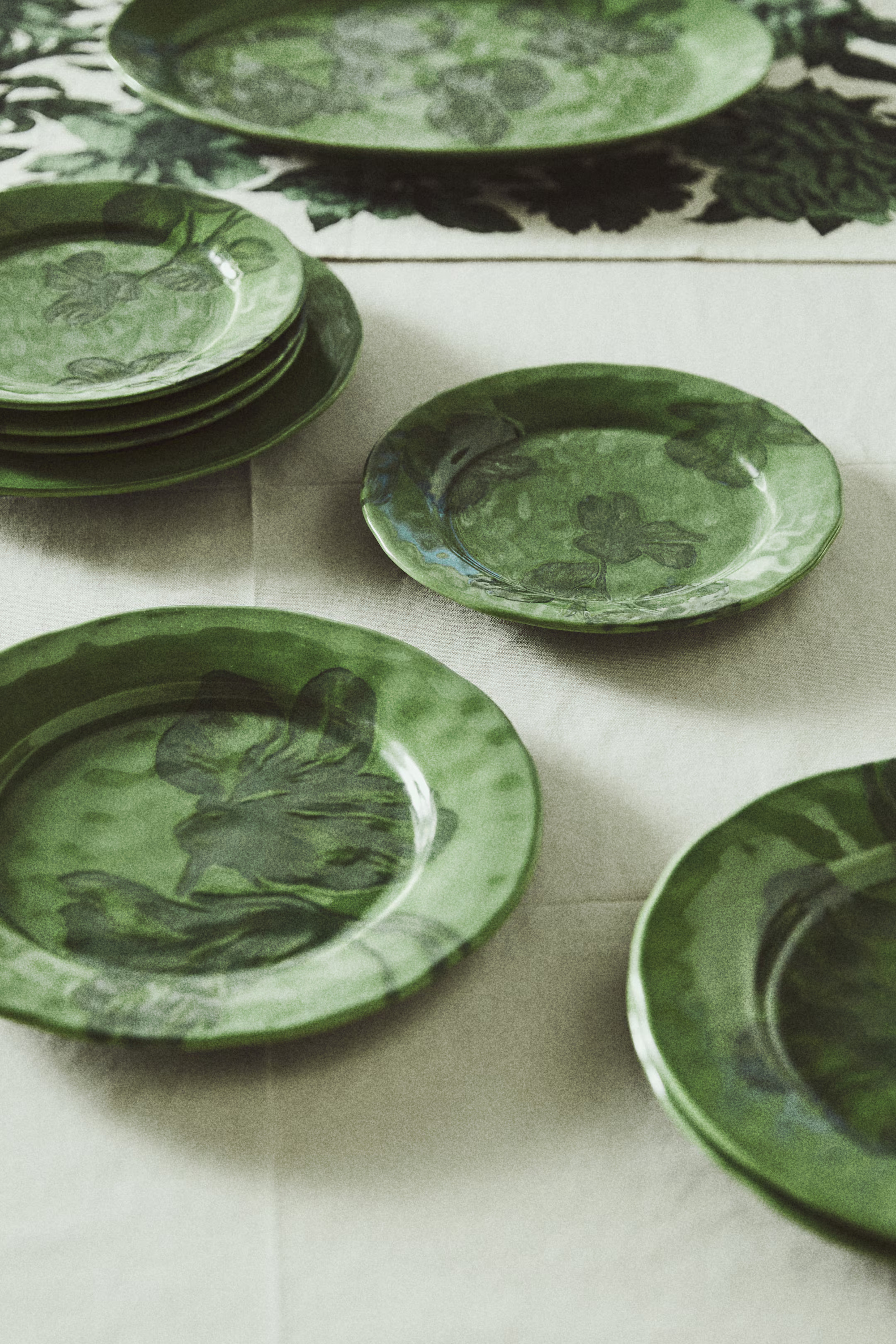 Patterned Stoneware Medium-Sized Plate | H&M (US + CA)