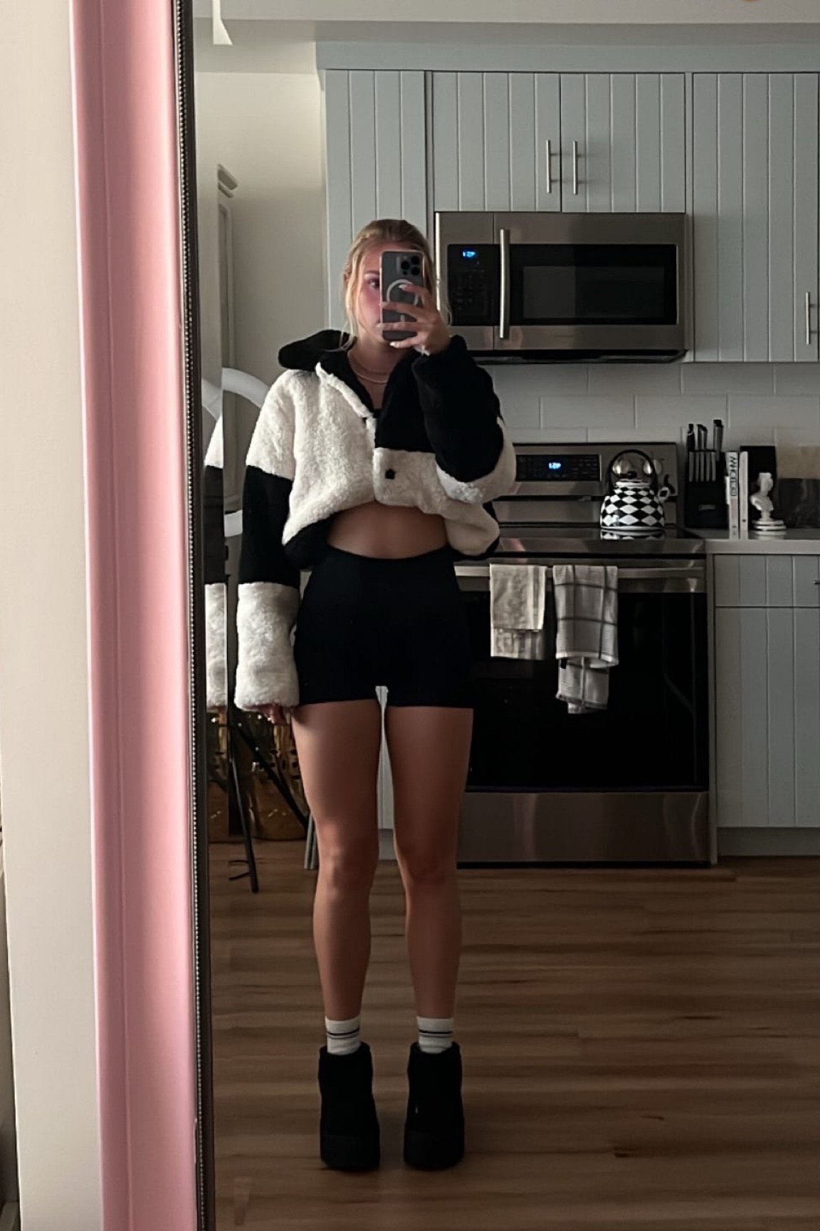 Workout to school outfit #workout #schooloutfit #platformuggs 