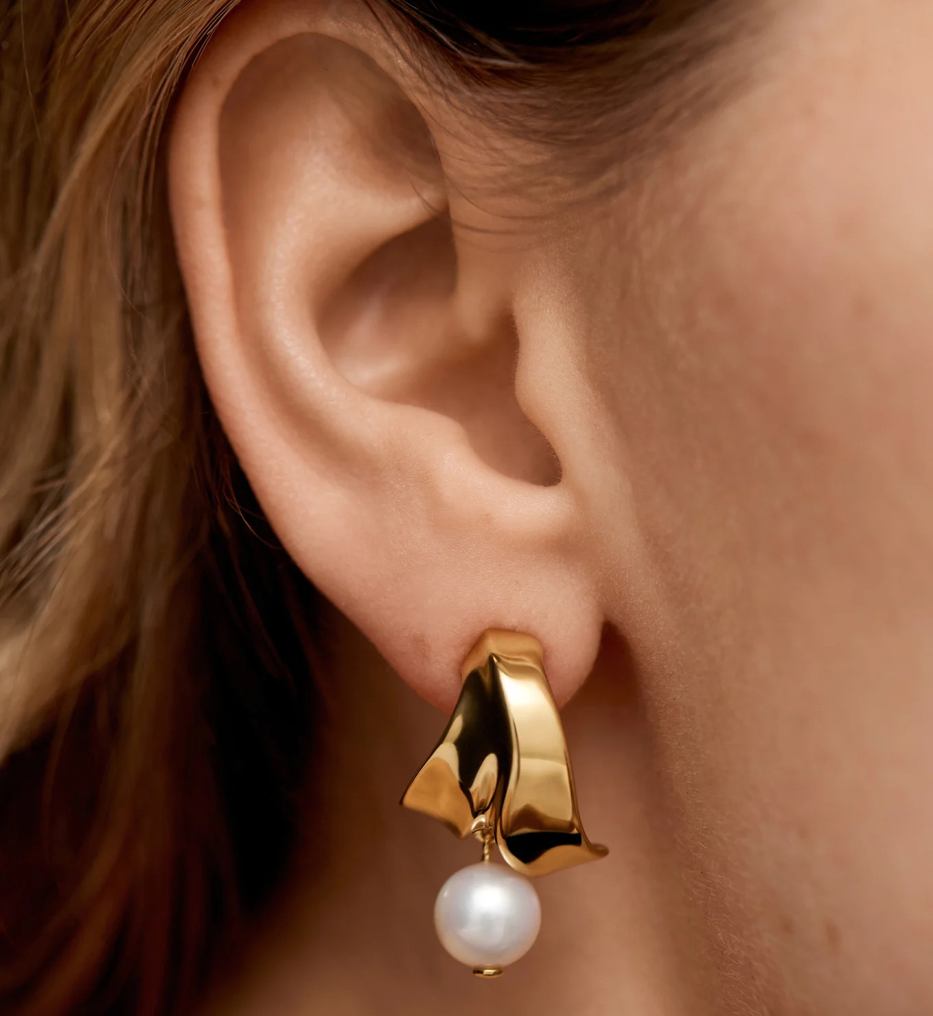 Nomade Pearl Small Earrings | Monica Vinader (Global)