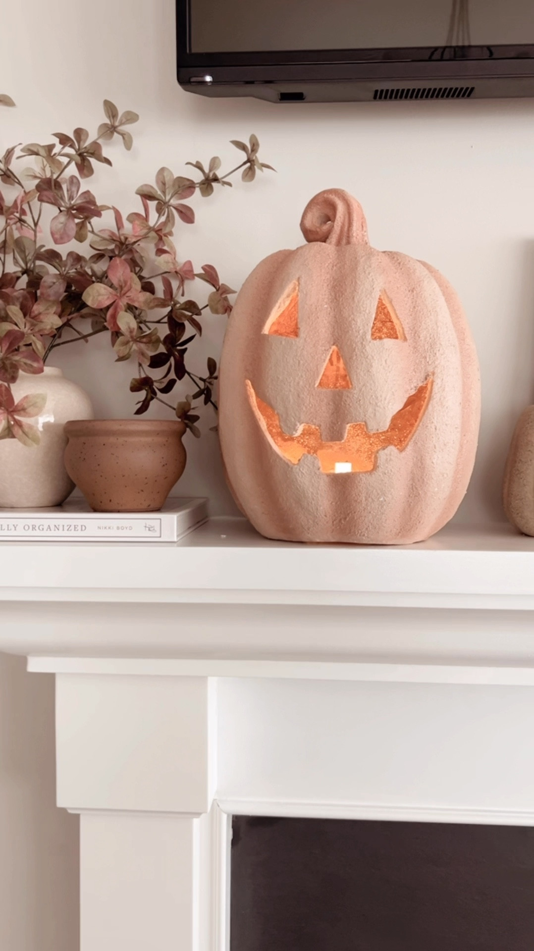 The cutest little led jack-o’-lantern you ever did see. Snagged this little baby from TJ Maxx. It’s the Martha Stewart collection and the perfect price! 🎃 



#JackOLantern #FallDecor #TJMaxxFinds #MarthaStewartCollection #PumpkinDecor #FallVibes #AutumnAesthetic #HomeDecor #CozyHome #SpookySeason #BudgetFriendlyDecor #HalloweenDecor

#LTKSeasonal #LTKHome #LTKFallSale