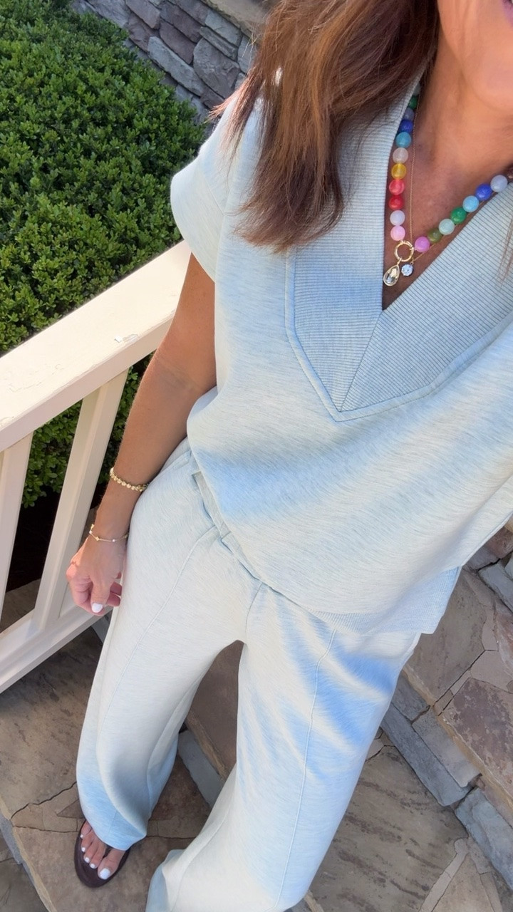Varley pant set. 
Both XS. Pants are 26” length

#LTKSeasonal #LTKOver40 #LTKootd
