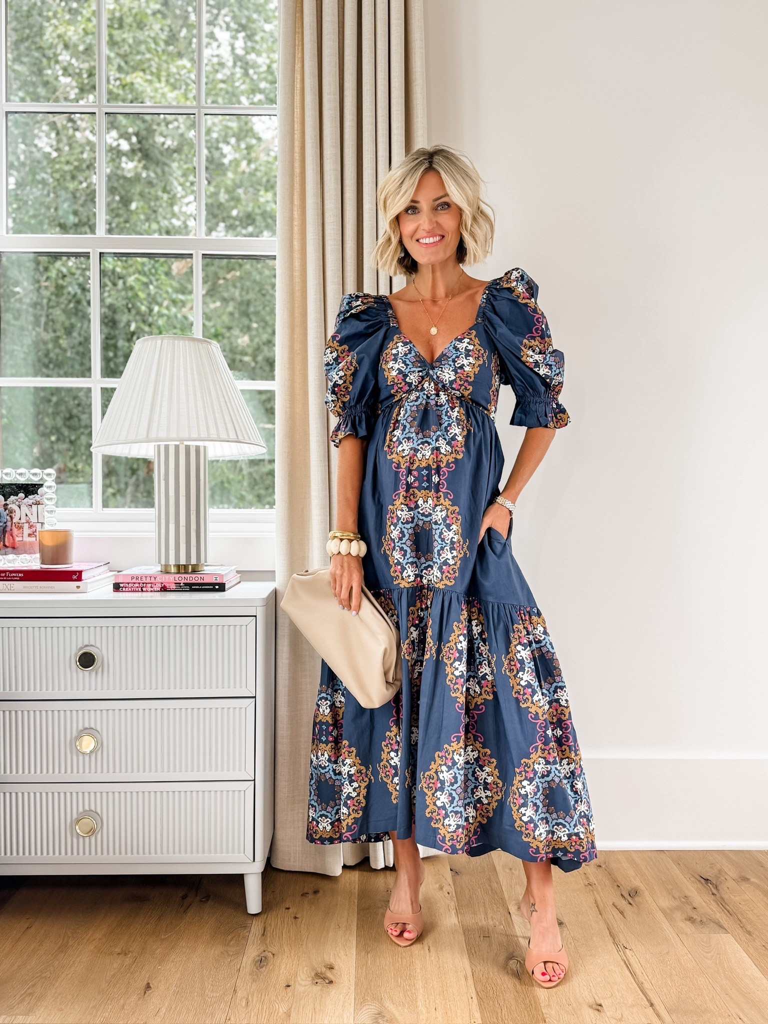 Love this navy dress for fall! Wearing a S!

Loverly Grey, fall dress, pre fall outfit 

#LTKStyleTip #LTKSeasonal #LTKautumn