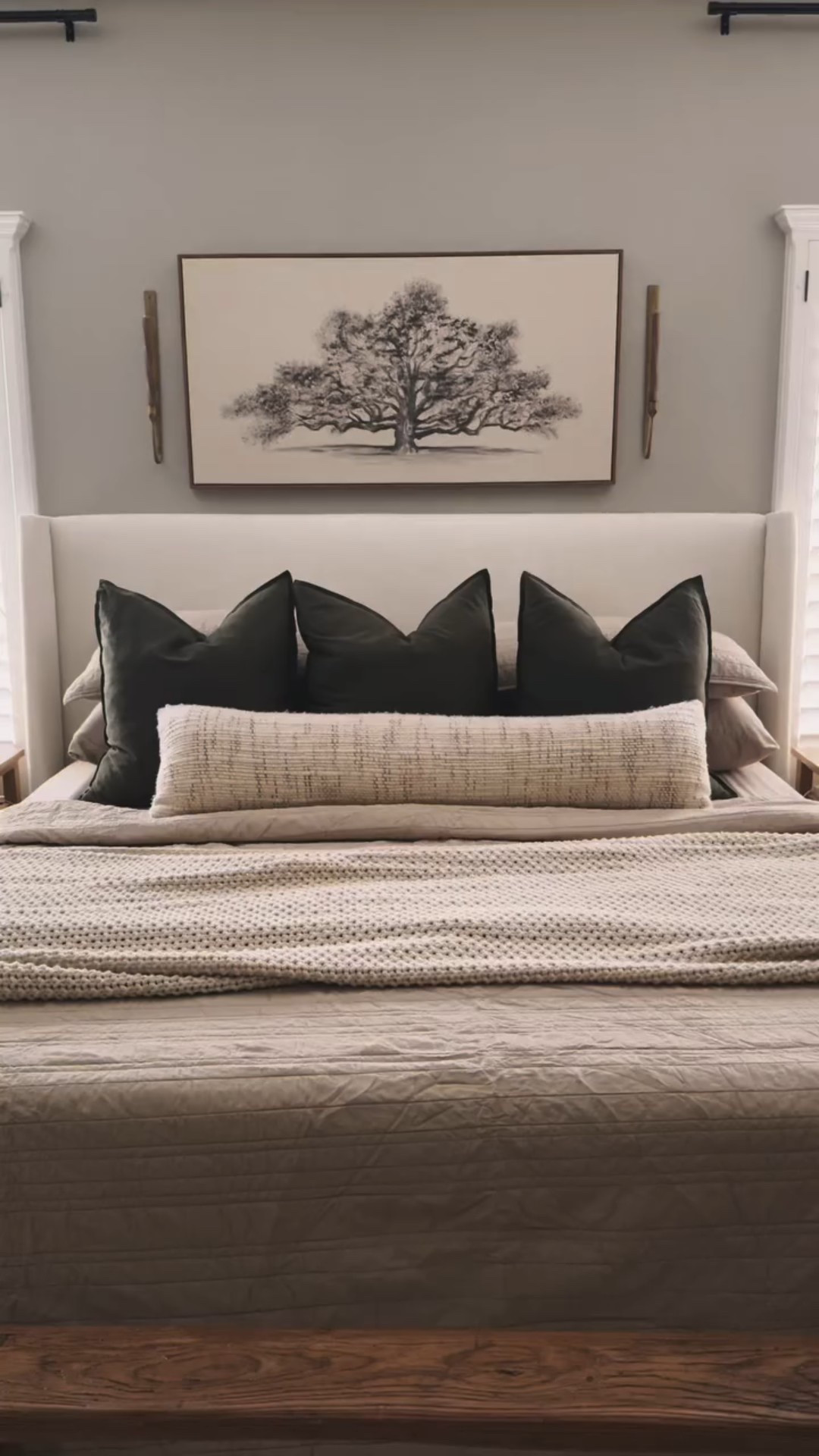 Cooler mornings and nights are calling for extra cozy blankets like my new favorite from @barehome 
This shaggy faux fur blanket in taupe is so soft and warm and the perfect size for snuggles. 

With the holidays coming up @barehome blankets would make a great gift too!
Link in stories and bio

#barehome #cozywithbarehome #blankets #cozyblankets #cozybedding #shaggyblanket #bedroom #ltk #giftideas #homedesign #homedecor #neutralhome #homeinterior #homeinspo #bedroominspo