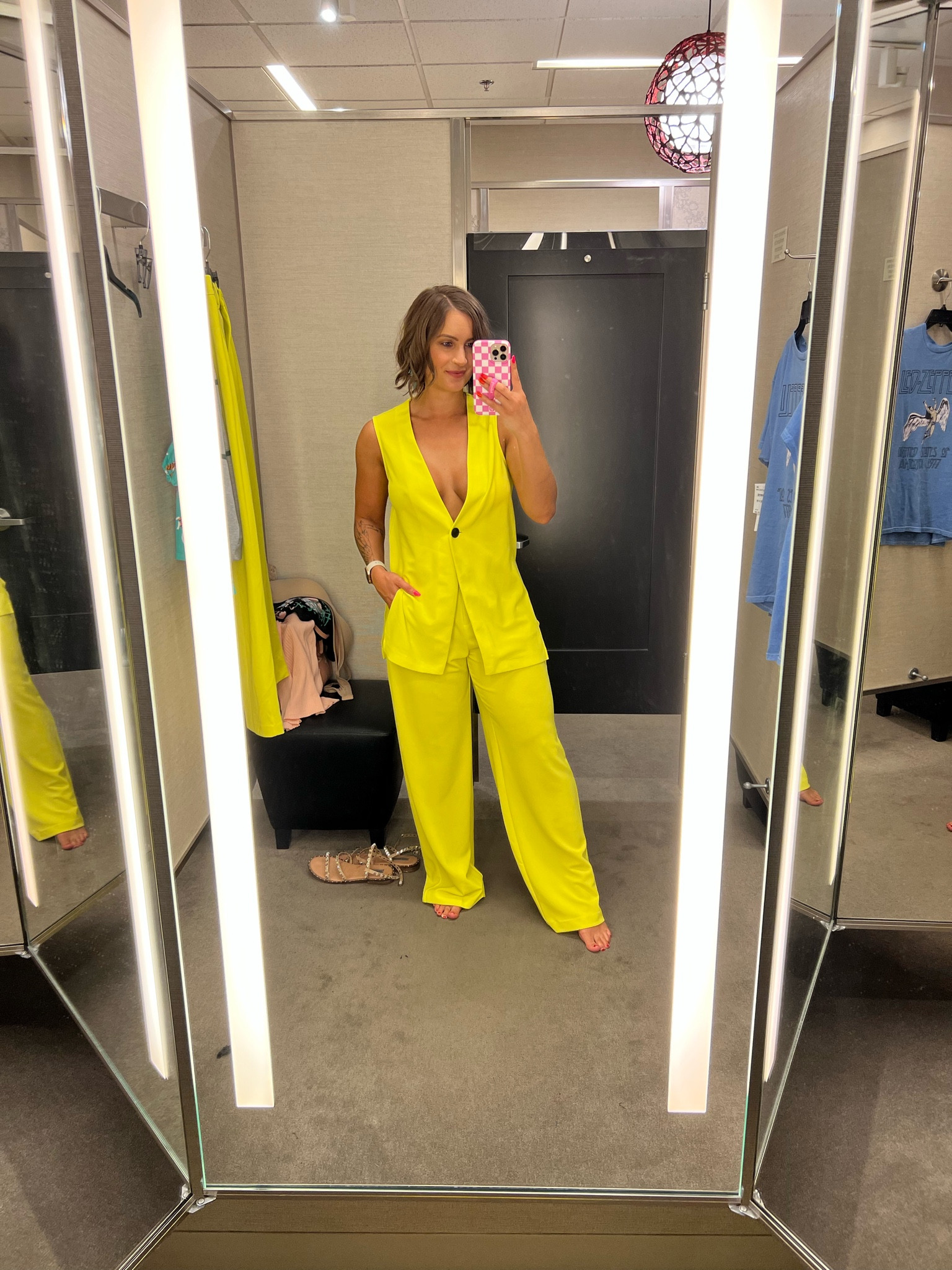 OBSESSED WITH THIS ENTIRE OUTFIT. I ordered an XS in the vest and bought an XS in the pants. They run big so I recommend sizing down  

#LTKsalealert #LTKunder50 #LTKxNSale