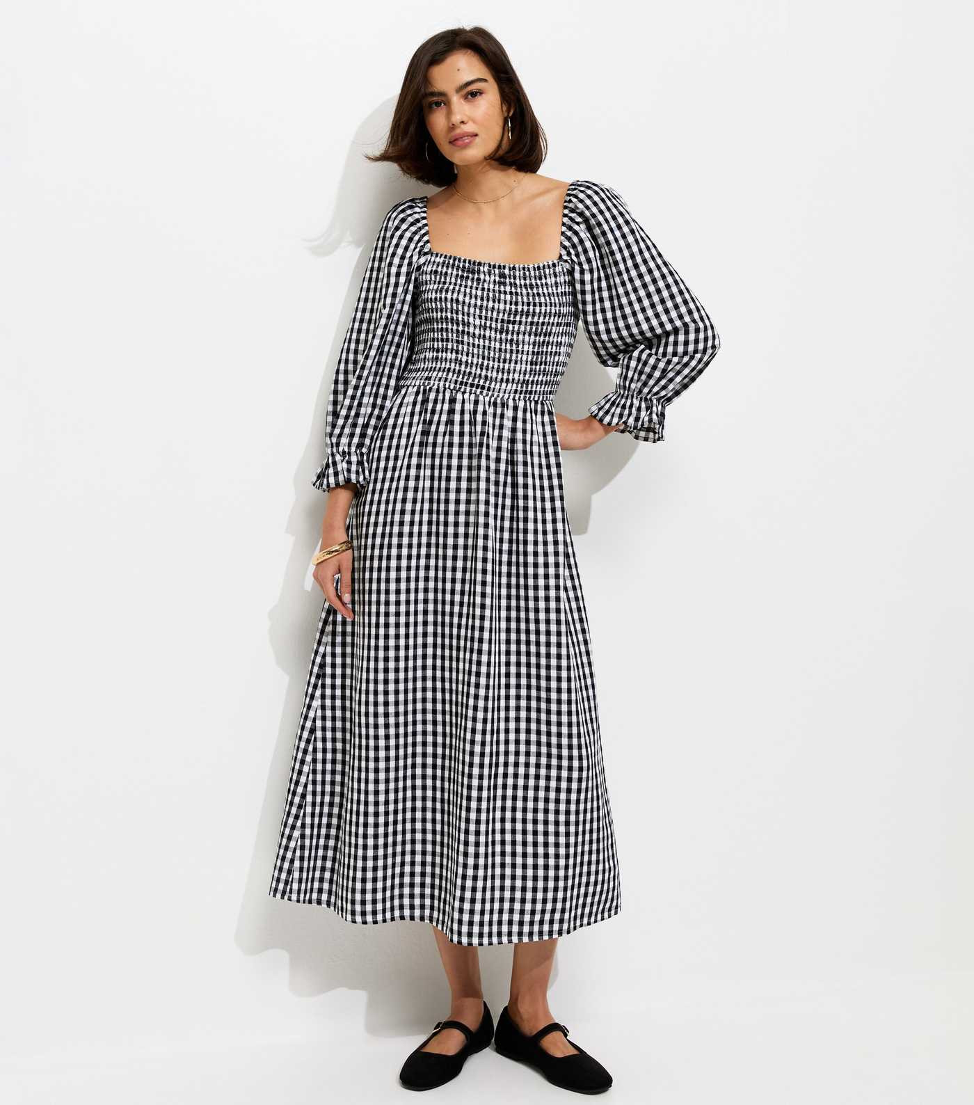 Black Gingham Shirred Cropped Puff Sleeve Midi Dress | New Look | New Look (UK)