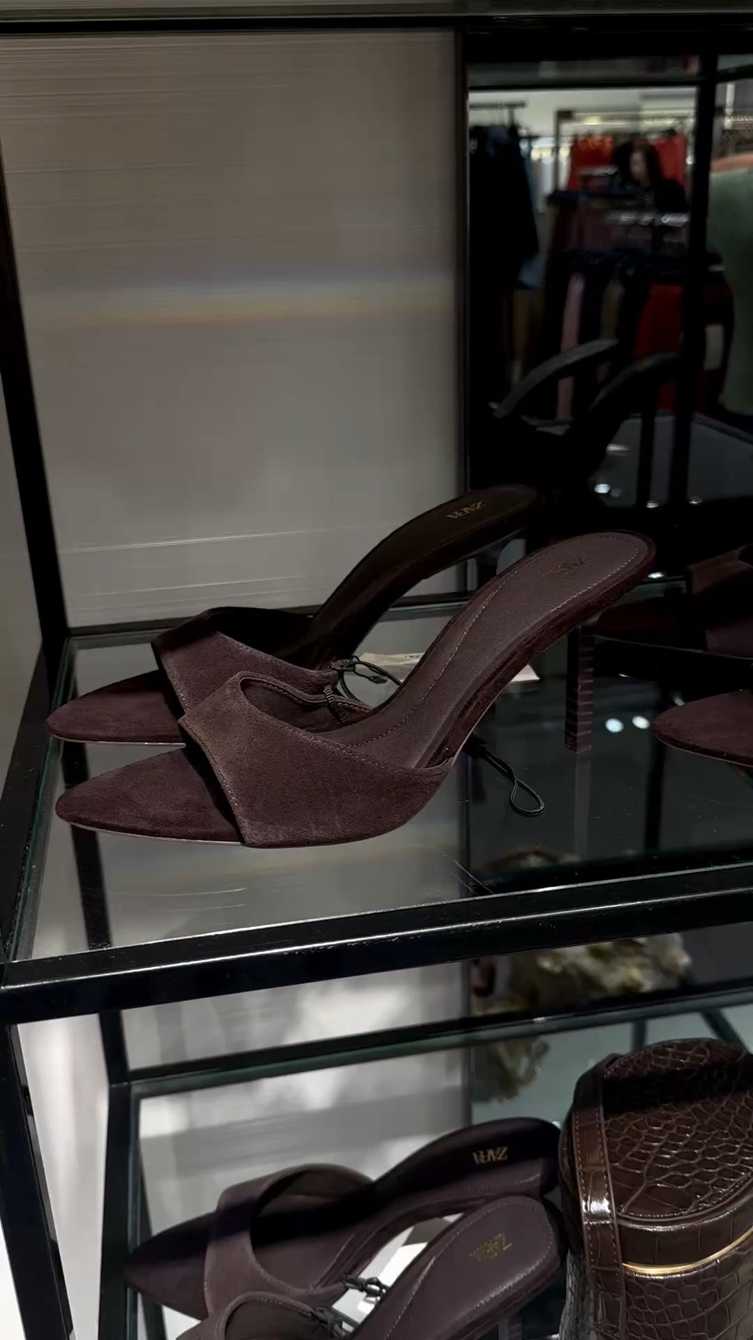 Zara Suede Heels!

Tags: Evening Heels, Night Out, Dinner Date, Date Night, Brown Heels, Suede Heels, Zara

#LTKsummer #LTKuk #LTKeurope