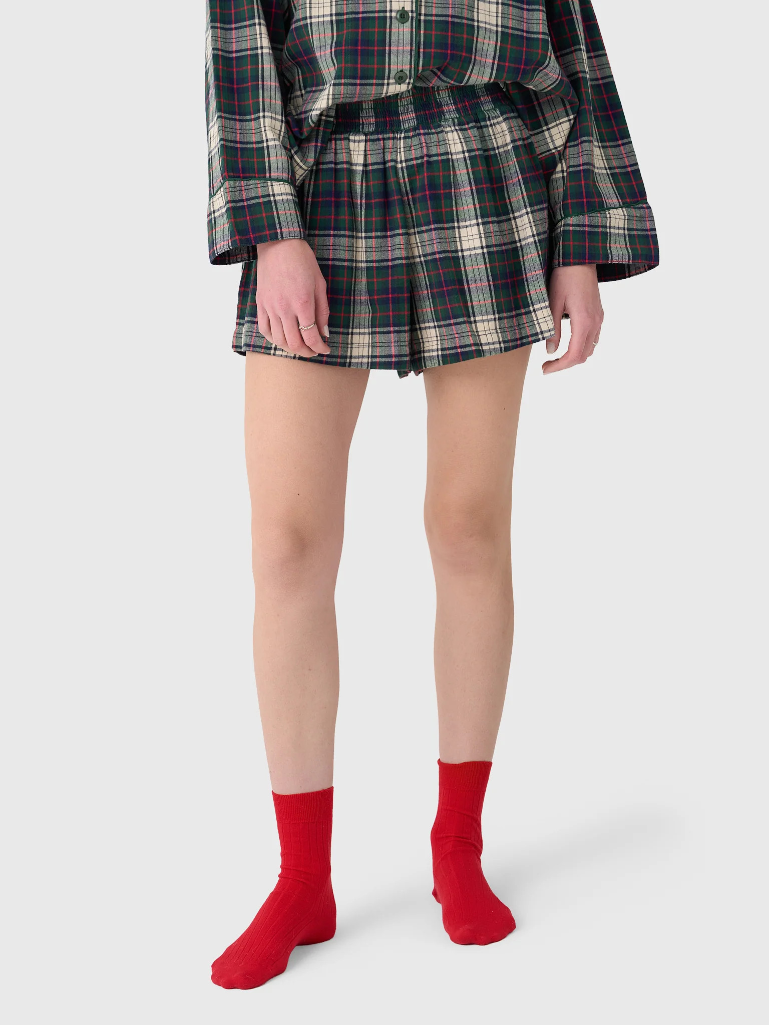 THE GREAT
                      
                     Women's The Flannel Smocked Sleep Short | Saint Bernard