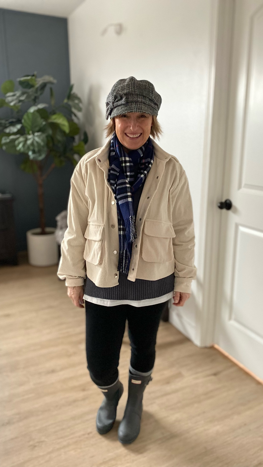 It’s cold and very rainy, so why not be warm, dry and cute !? 

#LTKootd #LTKSeasonal #LTKdayinmylife