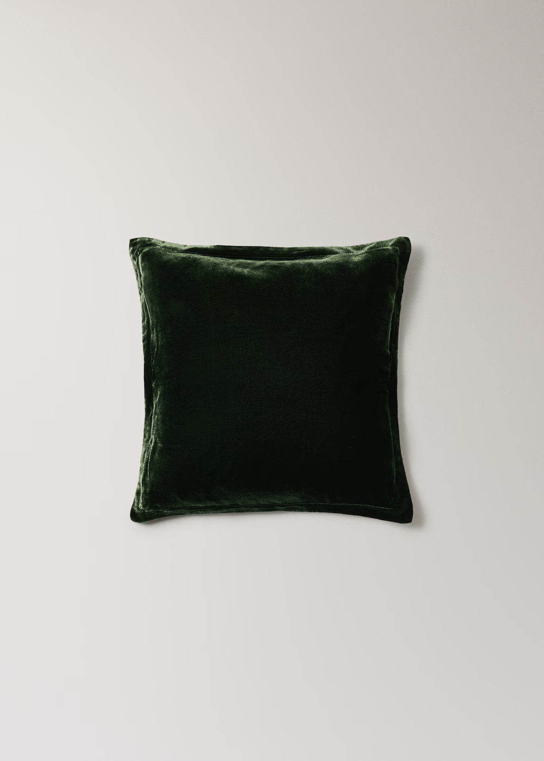 Silk velvet cushion cover 45x45 cm | Mango (US/MX/AU)