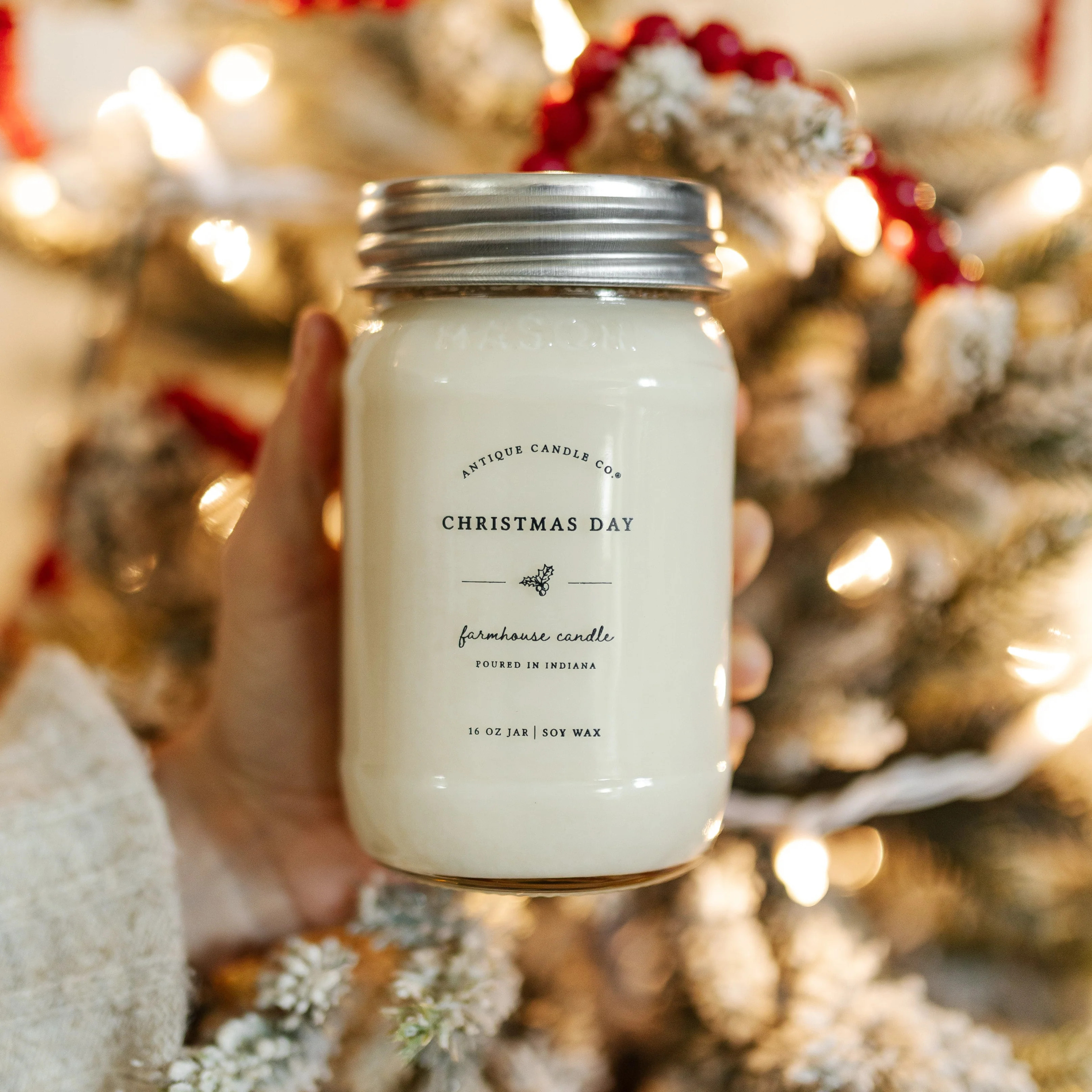 Christmas Day 16 oz candle | Antique Candle Co.