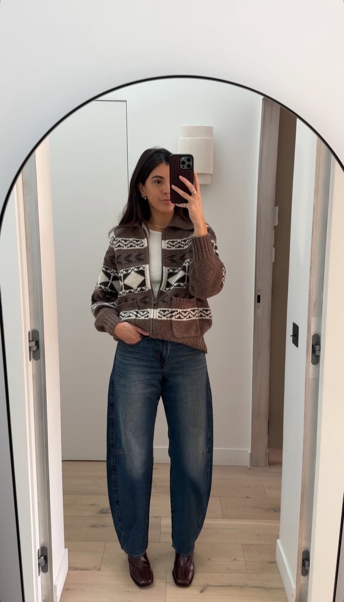must-have : barrel jeans

publicité  

#LTKeurope #LTKjeans #LTKwinter
