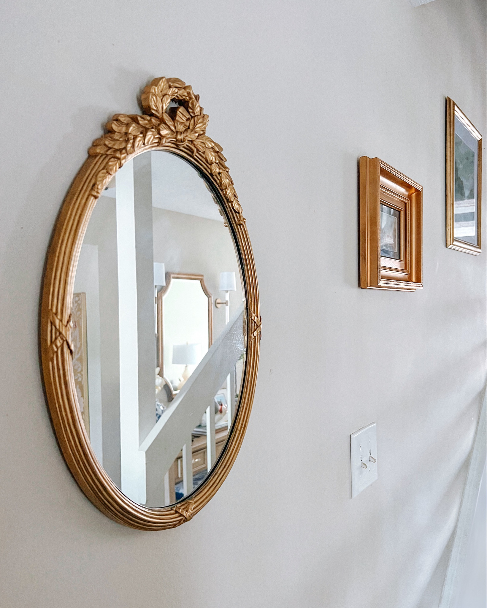 Love this vintage mirror and art in my stairway🤍

Home Decor, Grandmillennial, Antique Decor

#LTKhome