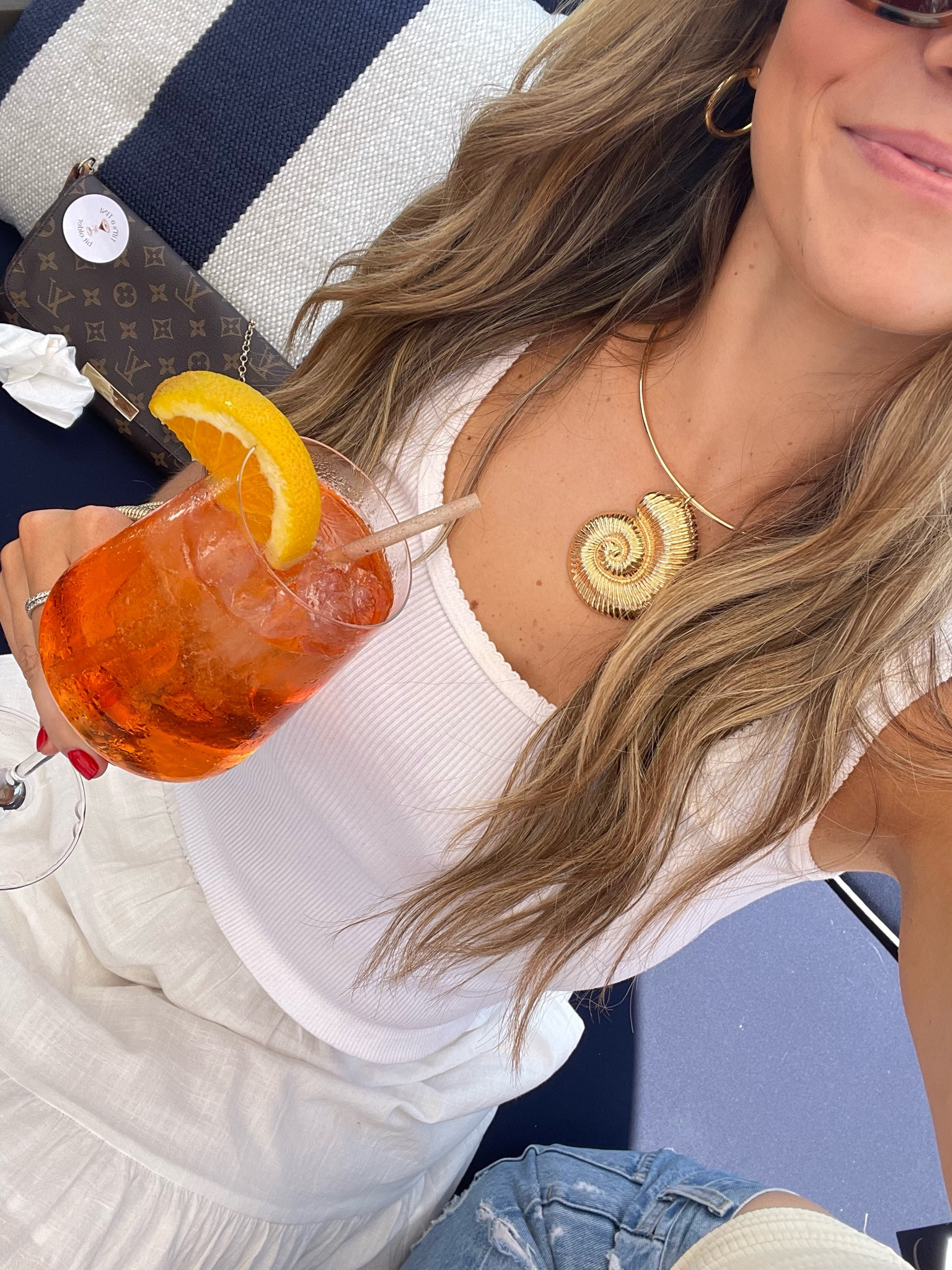 a staple, affordable, shell necklace !!