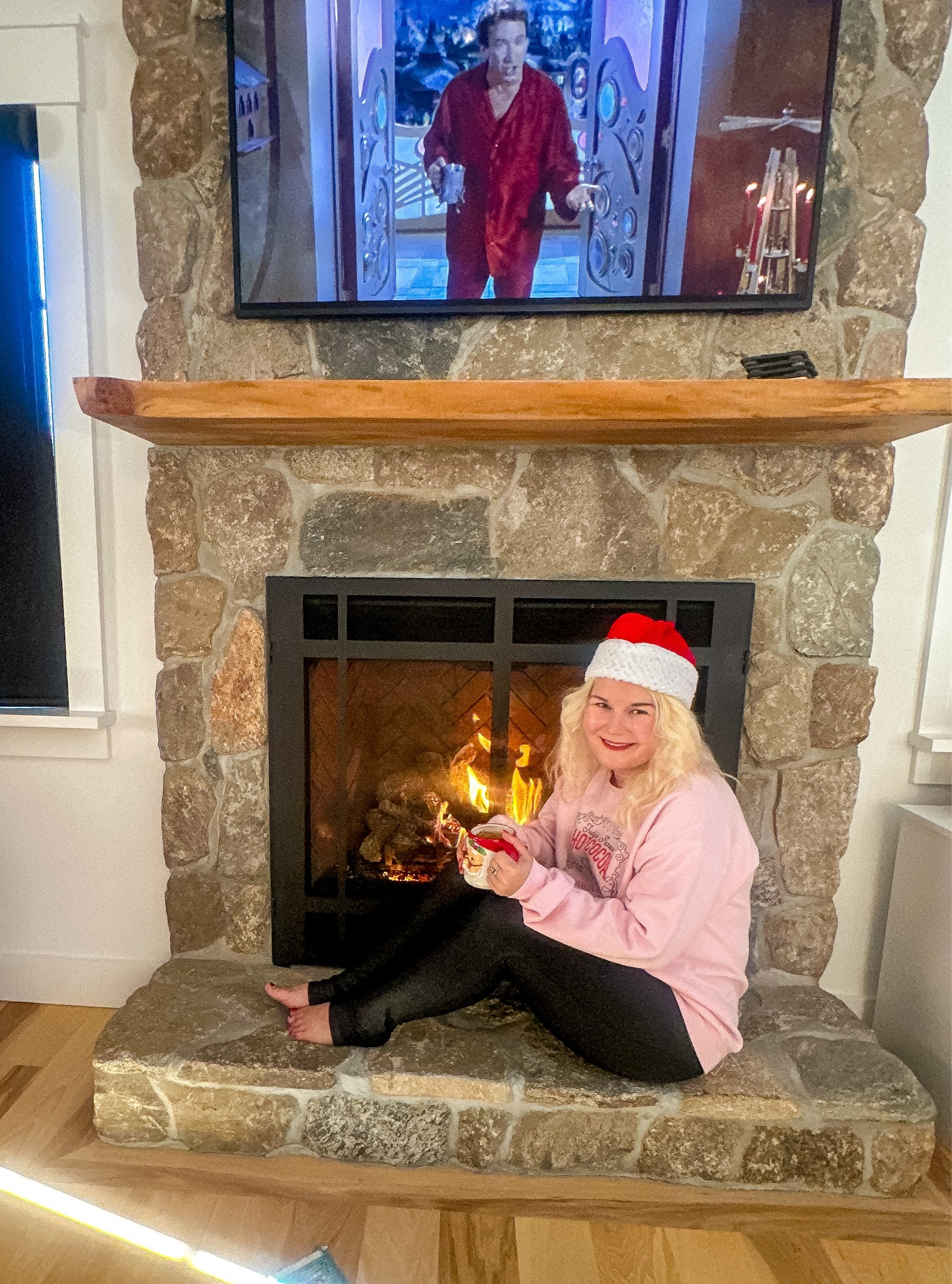 Christmas has downloaded….🤶🏻

Love this sweatshirt that pays homage to The Santa Clause one of my favorite Christmas movies. What is yours?🥰🎄

#LTKHoliday #LTKSeasonal #LTKGiftGuide