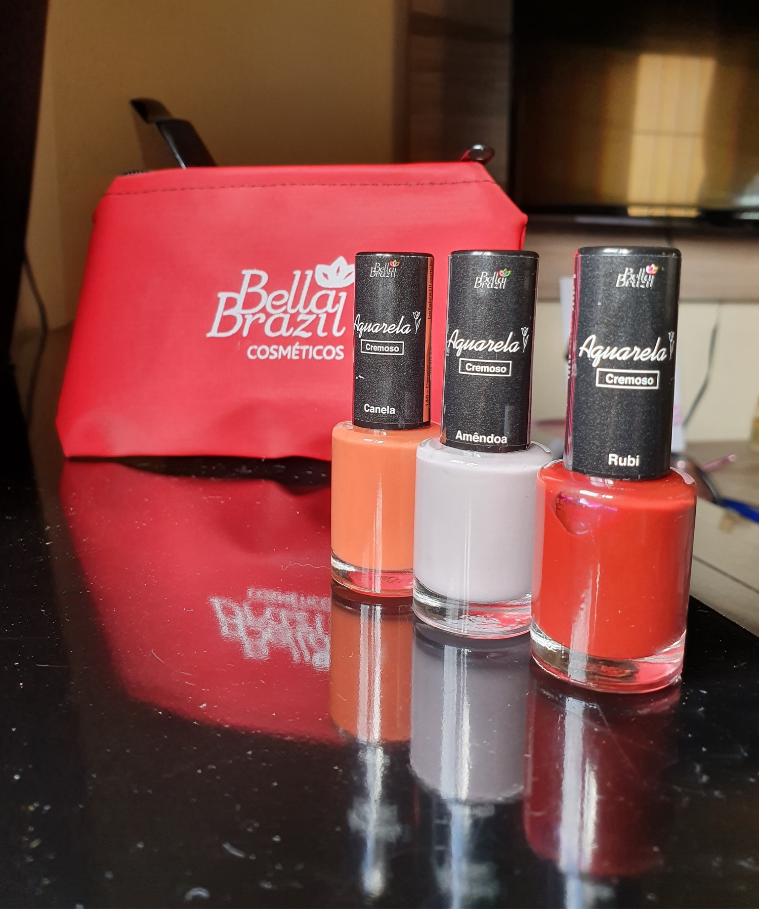 Coleção de Esmaltes Aquarela da Bella Brazil
*28 Esmaltes Cremosos
*06 Esmaltes Metálicos
*04 Cuidados
Esmaltes com Brilho, Cobertura e Secagem Rápida
+ Alto Brilho
† Longa Duração
+ Secagem Rápida

#LTKbrasil #LTKSale #LTKbeauty