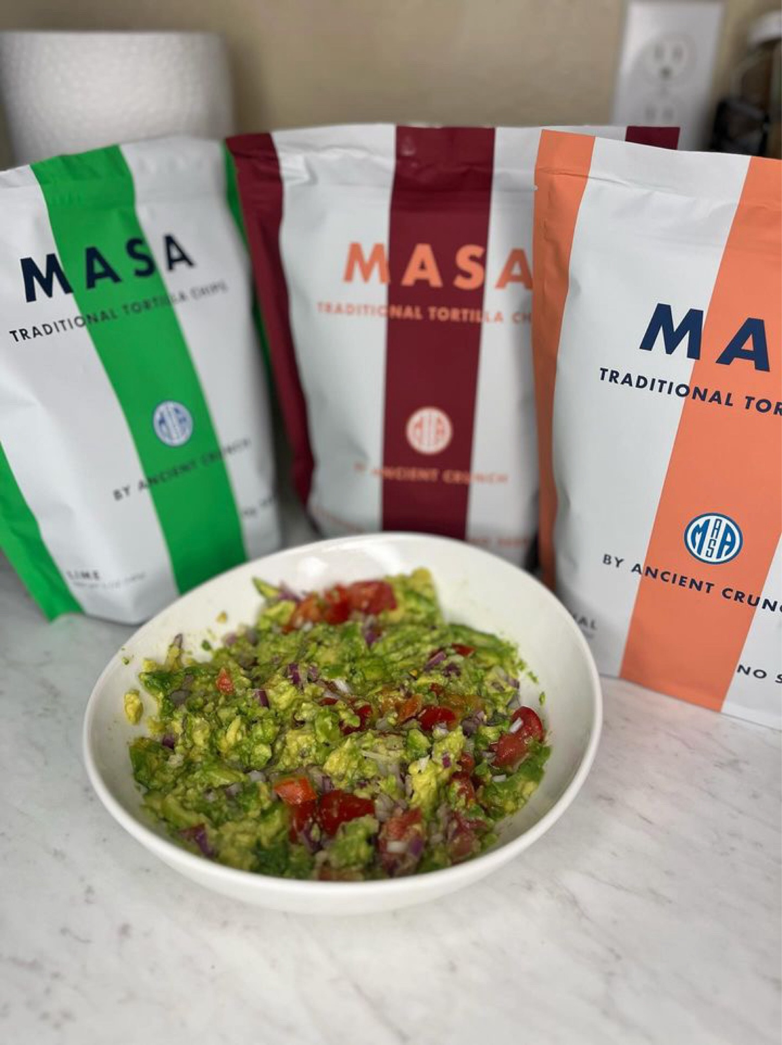 best guacamole includes avocado, diced red onions, minced garlic, chopped tomatoes, lime juice, and sea salt. 

serve with the best chips💁🏻‍♀️



#LTKFindsUnder100 #LTKParties #LTKHome