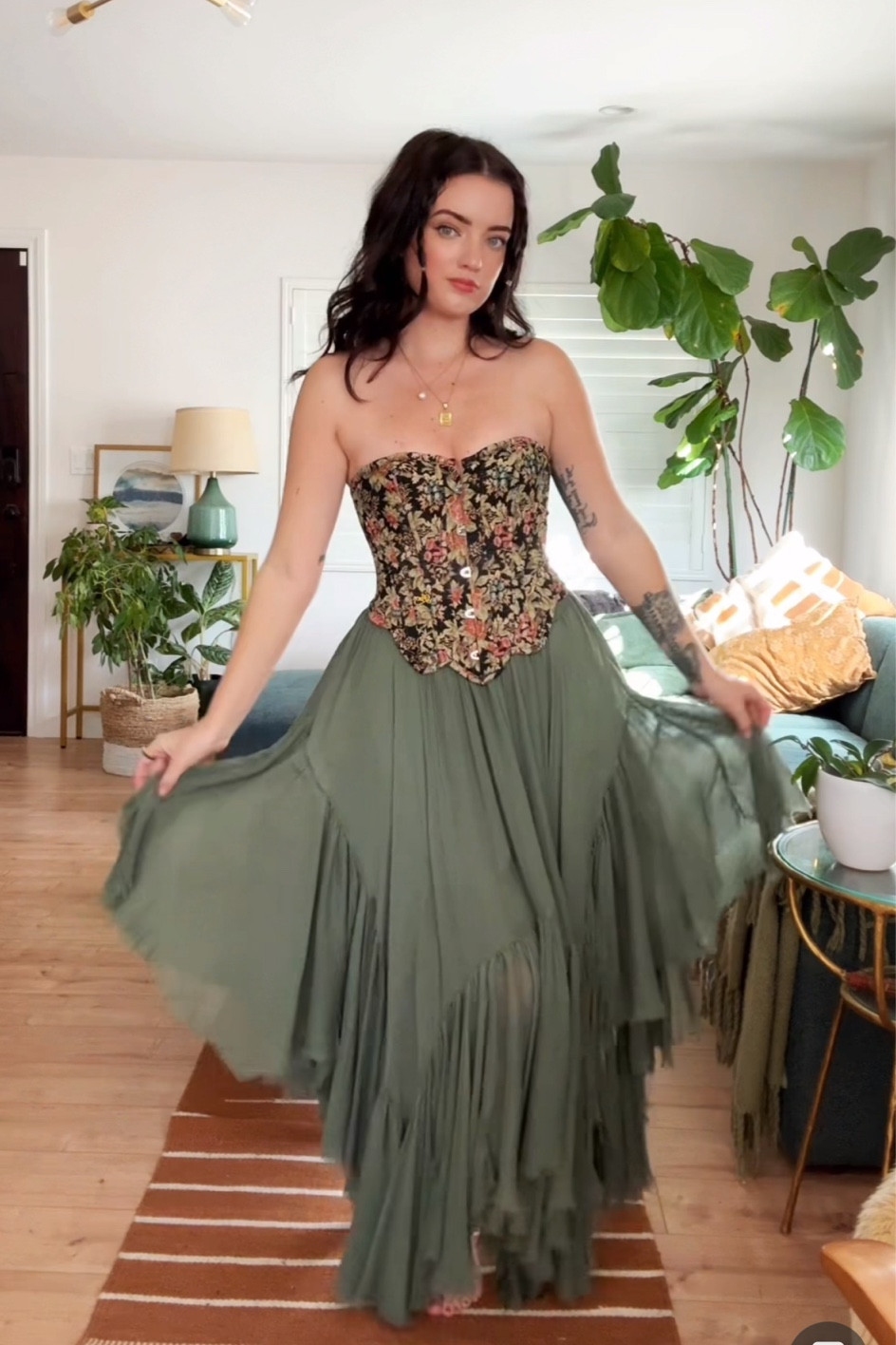 Fairy skirt 🧚‍♂️🌙✨ #fairyoutfit #layeringclothes #stylingclothes #romanticoutfit #ltkvideo

#LTKstyletip