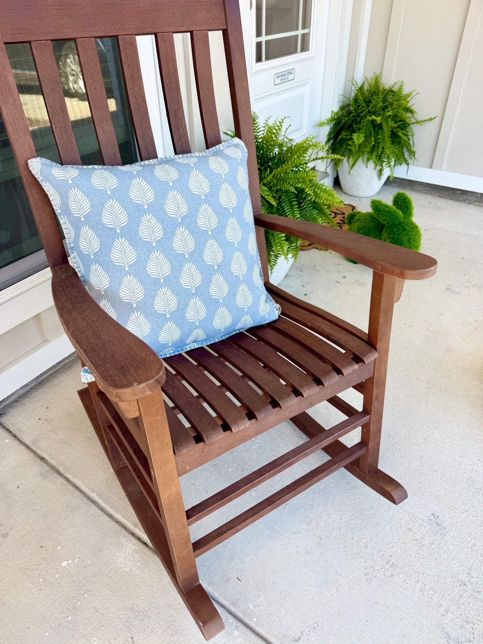 #ad Gave our porch a little spring refresh with the prettiest new outdoor pillows from @lowes 

@loweshomeimprovement @lowes #lowespartner 

#LTKSeasonal #LTKHome #LTKmomlife