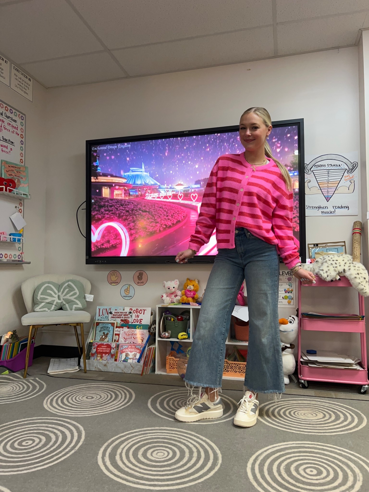 This sweater during Valentine’s Day week 🥹🥹💞❤️💖🩷💘❤️‍🔥

#LTKValentine #LTKootd