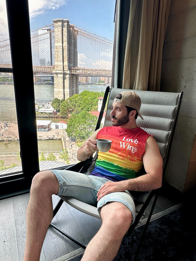 Pride Month Outfit Idea 🌈

📍1 Hotel Brooklyn Bridge | New York

Summer Look Fit for Men / Casual Look For Men / Rainbow Outfit / Rainbow Shirt / Rainbow Tank Top / Rainbow Style 

 #LTKFindsUnder100 #LTKStyleTip #LTKMens