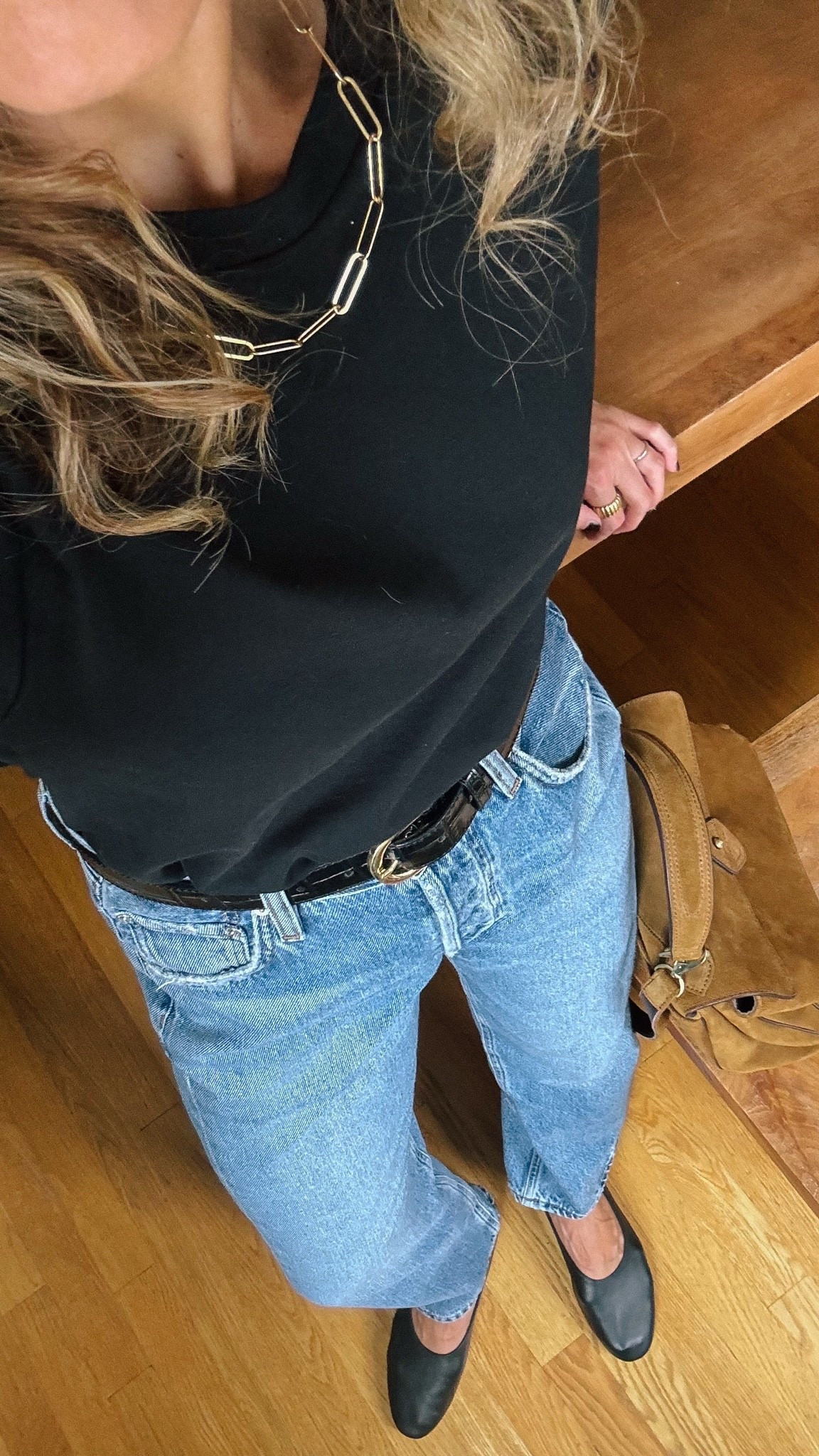 September Capsule // Day Sixteen

J.Crew tee, XS, TTS for a relaxed fit. Citizens of Humanity jeans, 24, I sized down. Quince flats, TTS. Similar necklace linked. 

Fall outfits, casual outfit, mom outfit

#LTKootd #LTKOver40