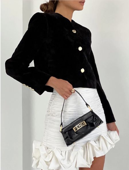 Chic velvet scalloped jacket! 

#LTKSeasonal #LTKstyletip #LTKworkwear