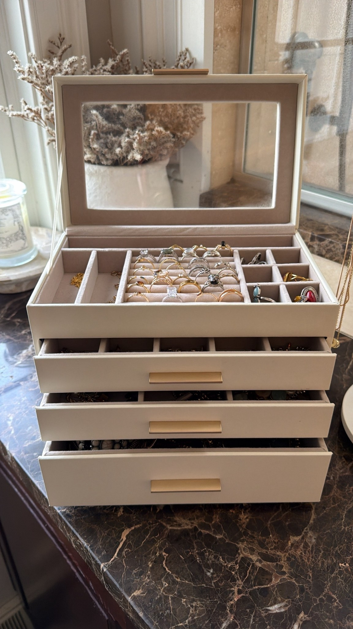 Jewelry box I couldn’t live without 

#LTKdayinmylife #LTKSaleAlert #LTKBeauty