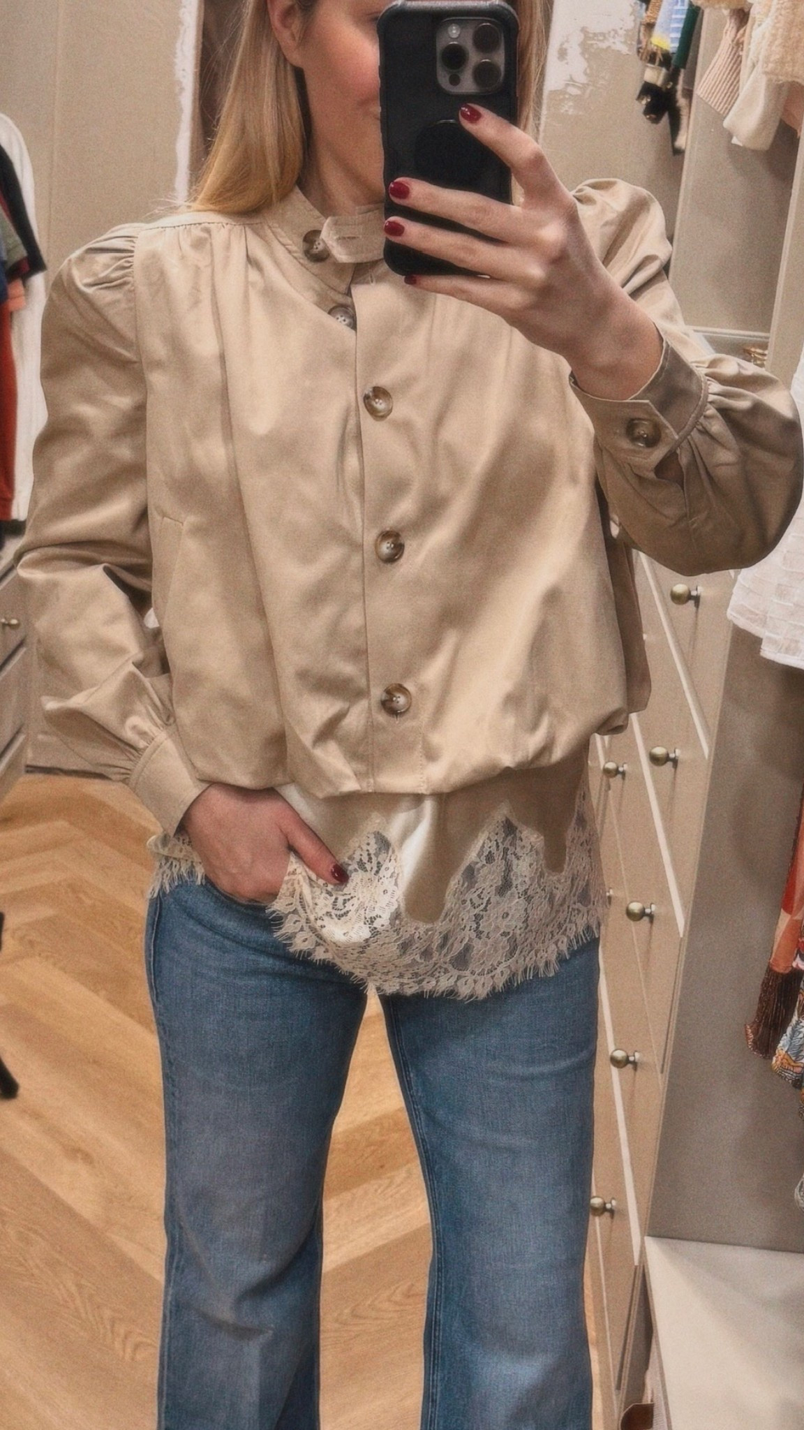 Cropped trench with silk lace trim tank

Spring outfit #LTKNYFW

#LTKootd #LTKSeasonal