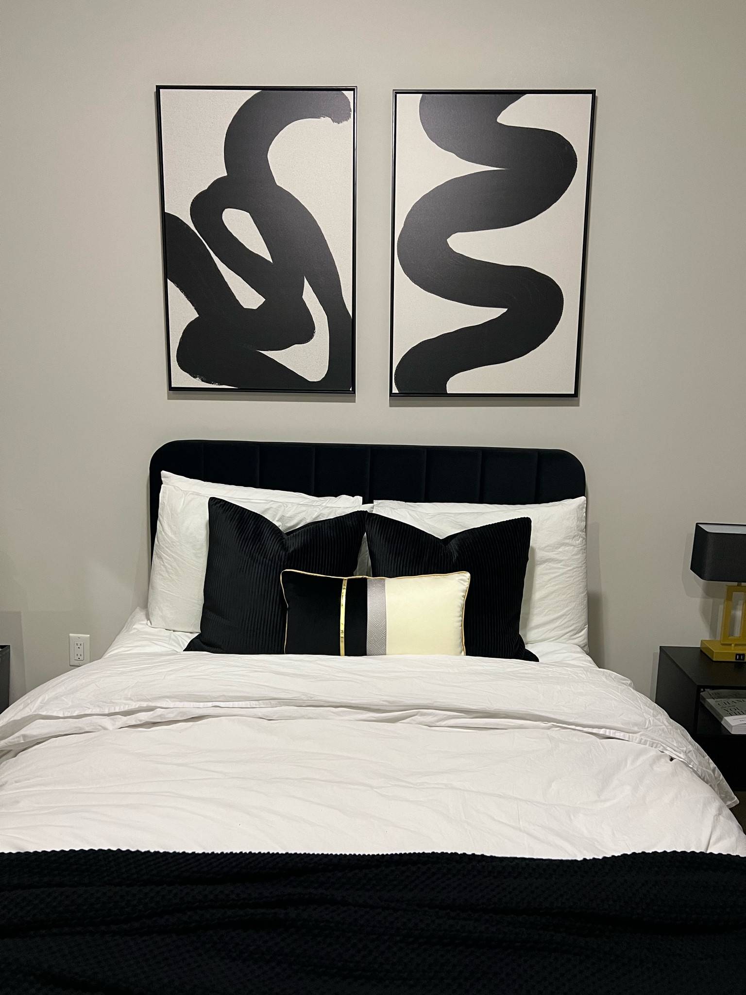 Black and White Home Decor with Wall Art 

#LTKStyleTip #LTKSummerSales #LTKHome
