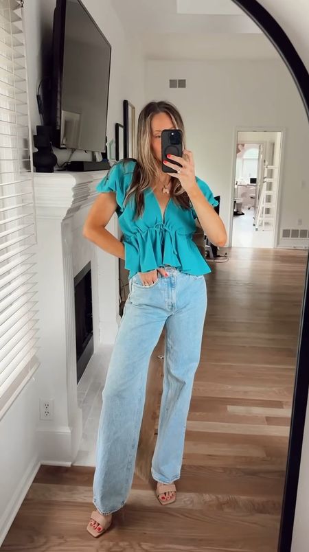 Jeans & cute top outfits! Tops are all size small. Jeans are 4/ tts EXCEPT the Levi’s Ribcage wide leg I sized down one size.

#LTKStyleTip #LTKFindsUnder50 #LTKSeasonal