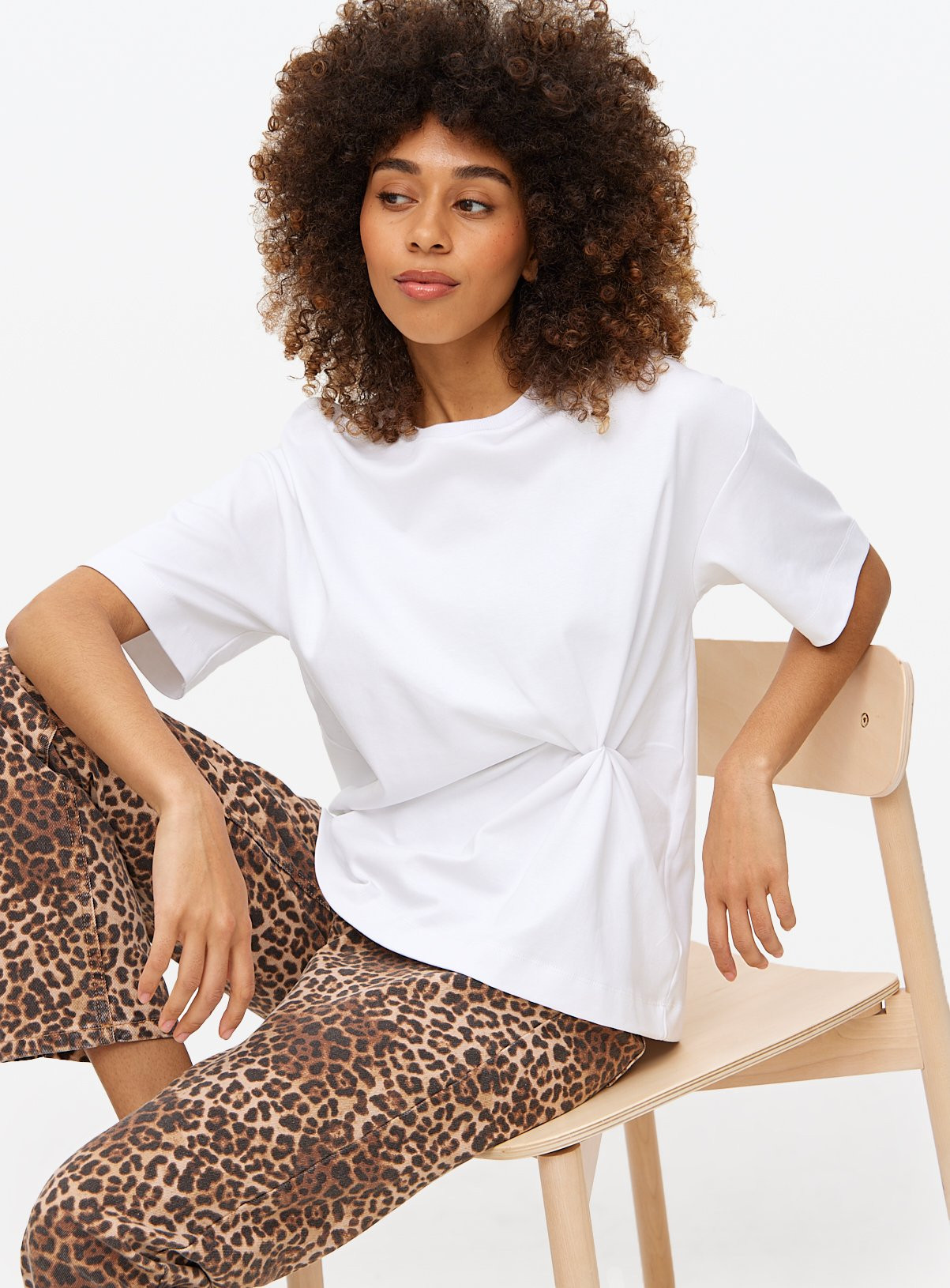 White Twist Knot T-Shirt | Tu Clothing