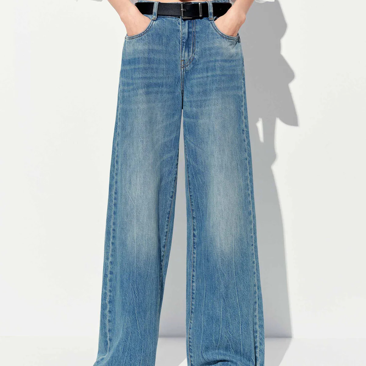 MO&Co. Women's Relaxed Wide Leg Jeans | MO&Co.
