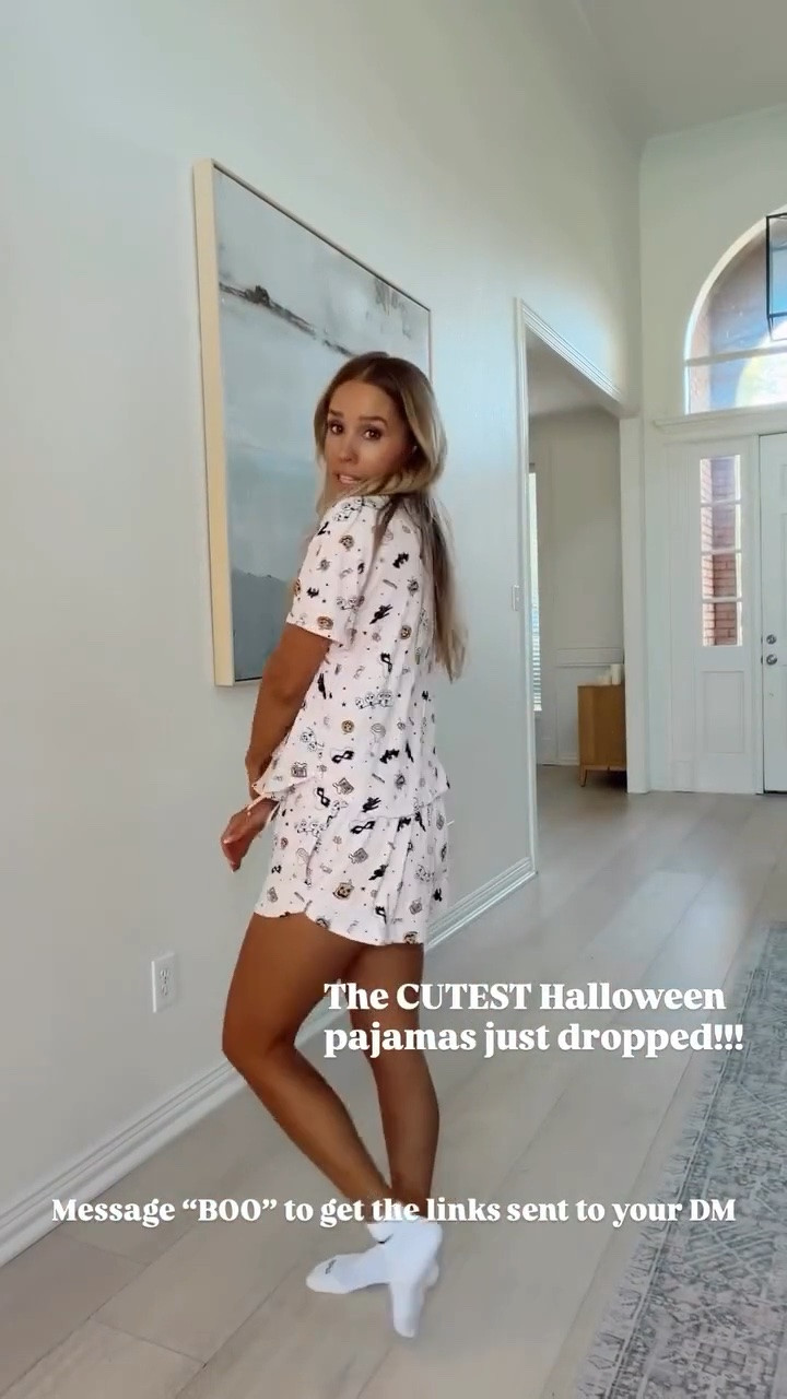 🤍The CUTEST Halloween pajamas just dropped!!! These sets always sell out quick. I linked a few more that I bought too! 

Wearing my tts (small)

5’5” // 120 ish lbs

#LTKmomlife #LTKgrwm #LTKdayinmylife