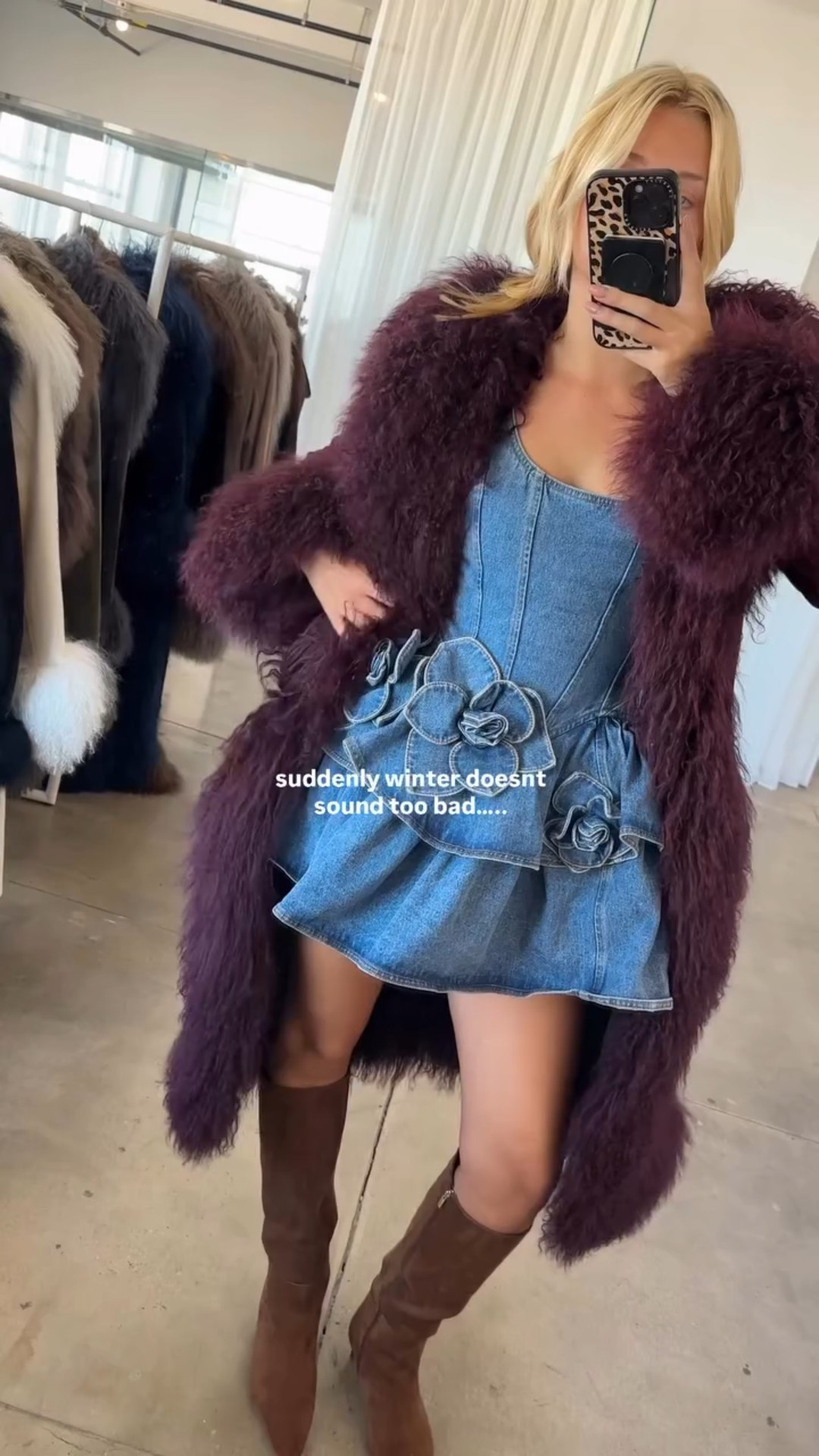 Blue denim + ruffles = fall perfection 🍂💙
Obsessed with this Devyn Saxe Blue Denim Ruffle Dress from AKNVAS — the perfect mix of flirty and effortless. Dress it up with boots or keep it casual with sneakers for weekend vibes.

🛍️ Linked on my LTK under “Fall Dresses”
#AKNVAS #DevynSaxe #DenimDress #RuffleDress #LTKStyle #LTKFallFashion #FallOOTD #LTKUnder100 #WeekendStyle #ChicFallLooks #OOTDInspo