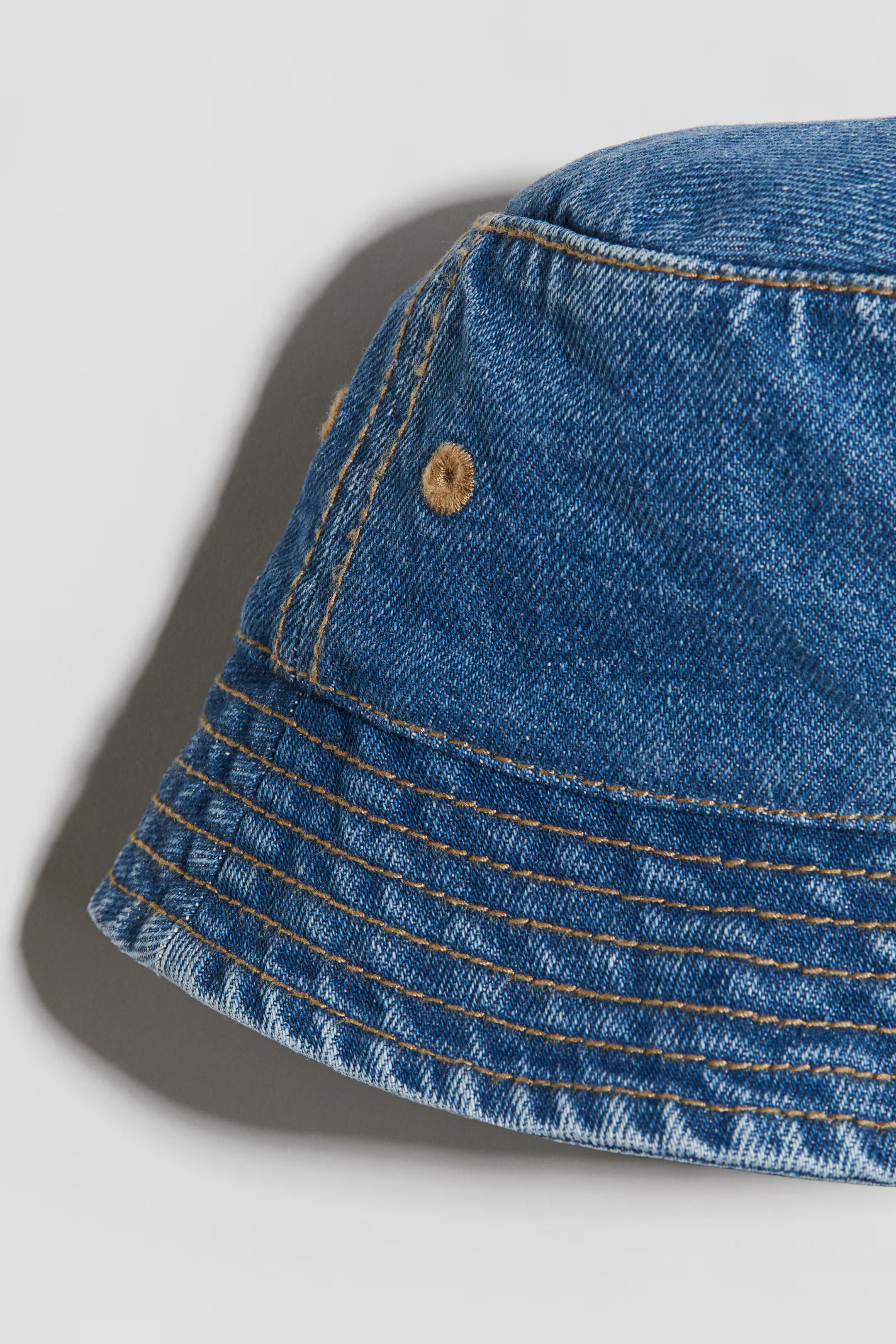 Bucket Hat | H&M (US + CA)