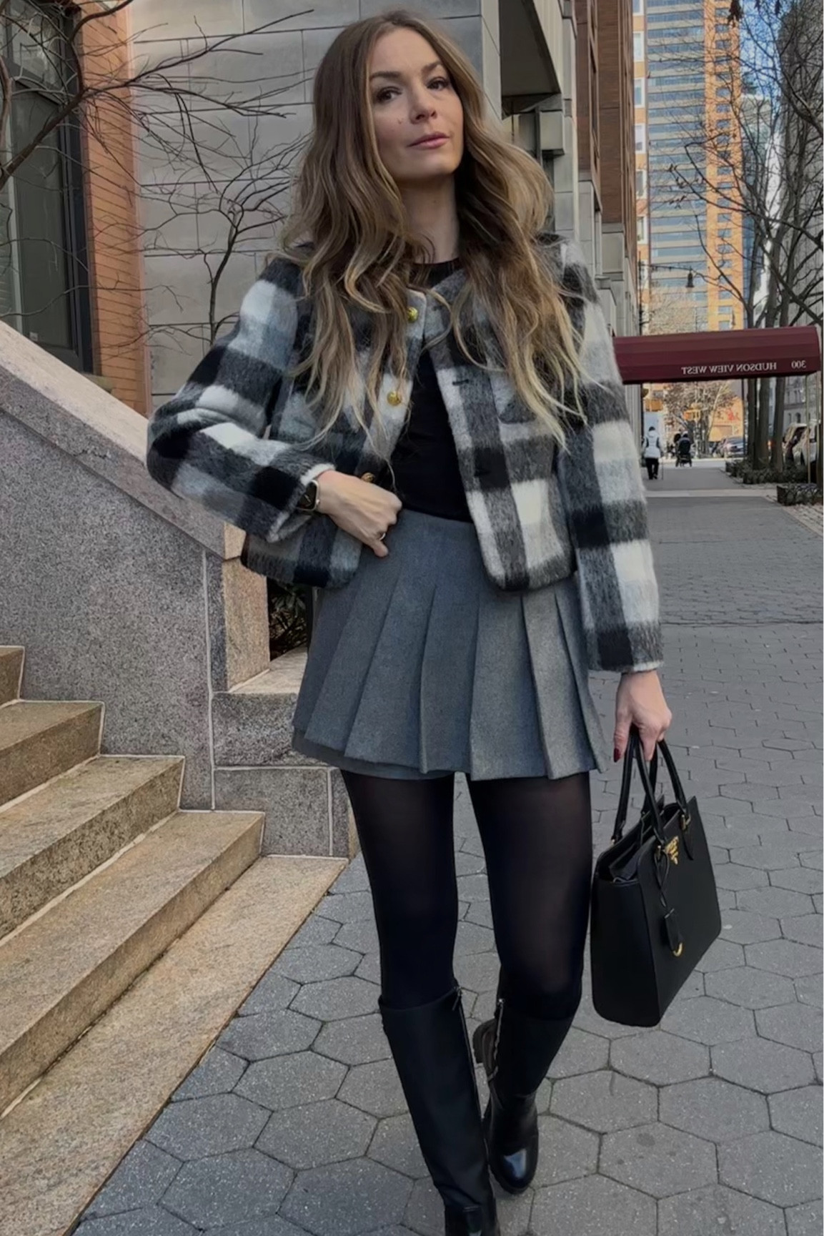 Chic and stylish look for a winter day in the city. Absolutely love this pleated skirt which I can style in so many different ways. And this coat is so versatile and chic 🫶

#LTKstyletip #LTKfindsunder50 #LTKSeasonal