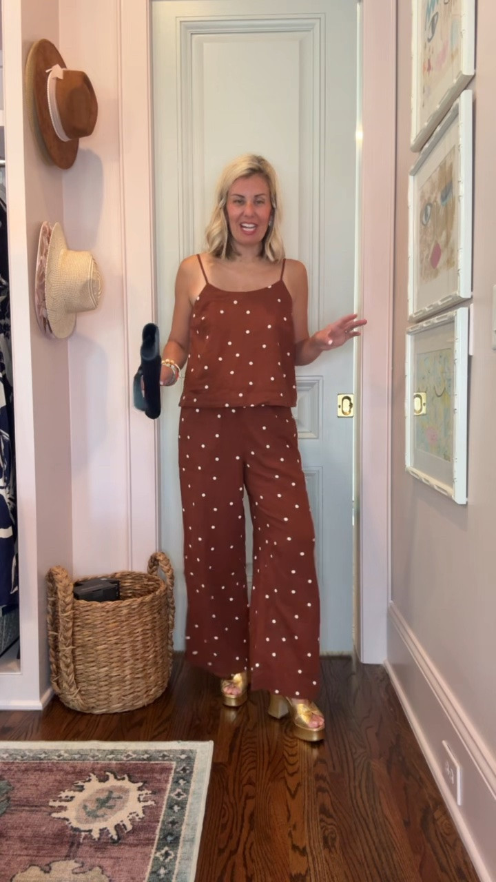 Oh wow this is such a great set!! Totally dressing this one up and down. 
I’m in a small top , small (short) pants and & 8 heel. 

*code Catherine20 at Allie + Bess

#LTKdayinmylife #LTKootd #LTKmomlife