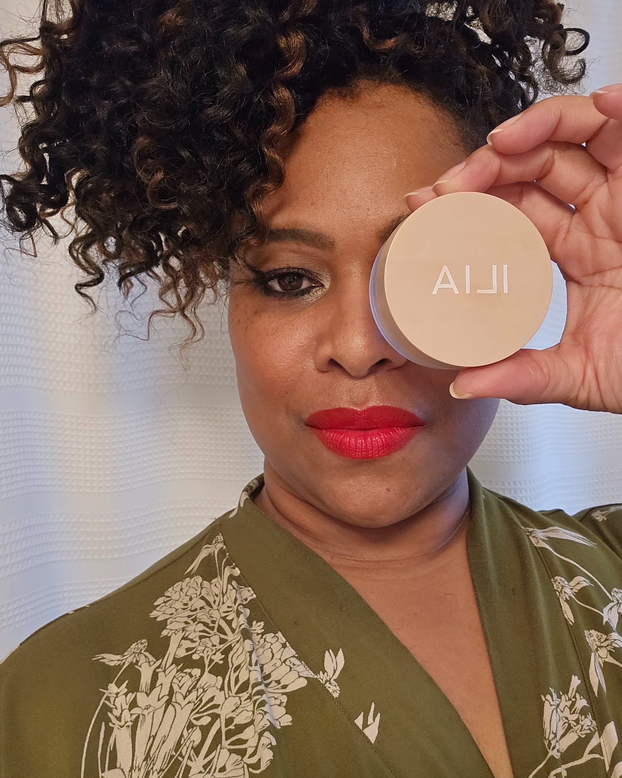 My most reached for setting powder.  Controls oil and shine even on days when I am bare faced and just wearing a lippie.

#LTKBeauty #LTKOver40 #LTKselfcare