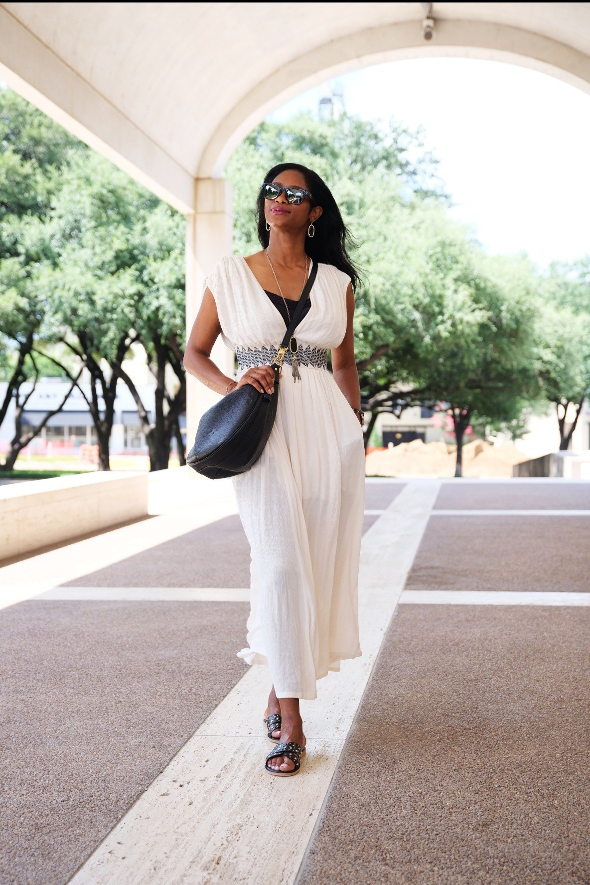 Hi everyone! I'm Jennifer, a Dallas Fort Worth wife, mom, and yes- teacher! I began looking to social media for daily outfit inspiration. Eventually l began creating content for others. Please follow along as I share stylish outfits and great finds for your home! 👜 Tap to shop this amazing bag!

#LTKItBag