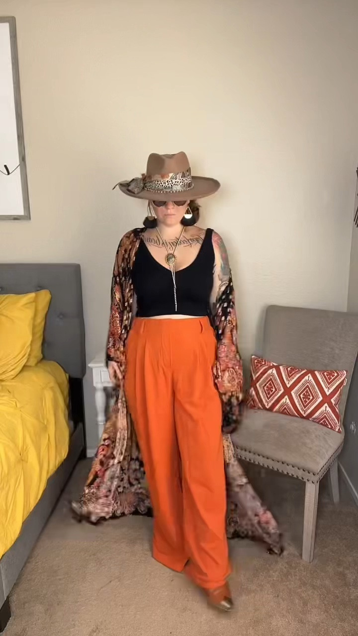 Best halara pants ever are on sale!! Grab them now for less than 26 bucks!! True to size or size up for a baggier fit. Use my code AMBERW11 to save on the pants

#LTKSaleAlert #LTKStyleTip #LTKFindsUnder50